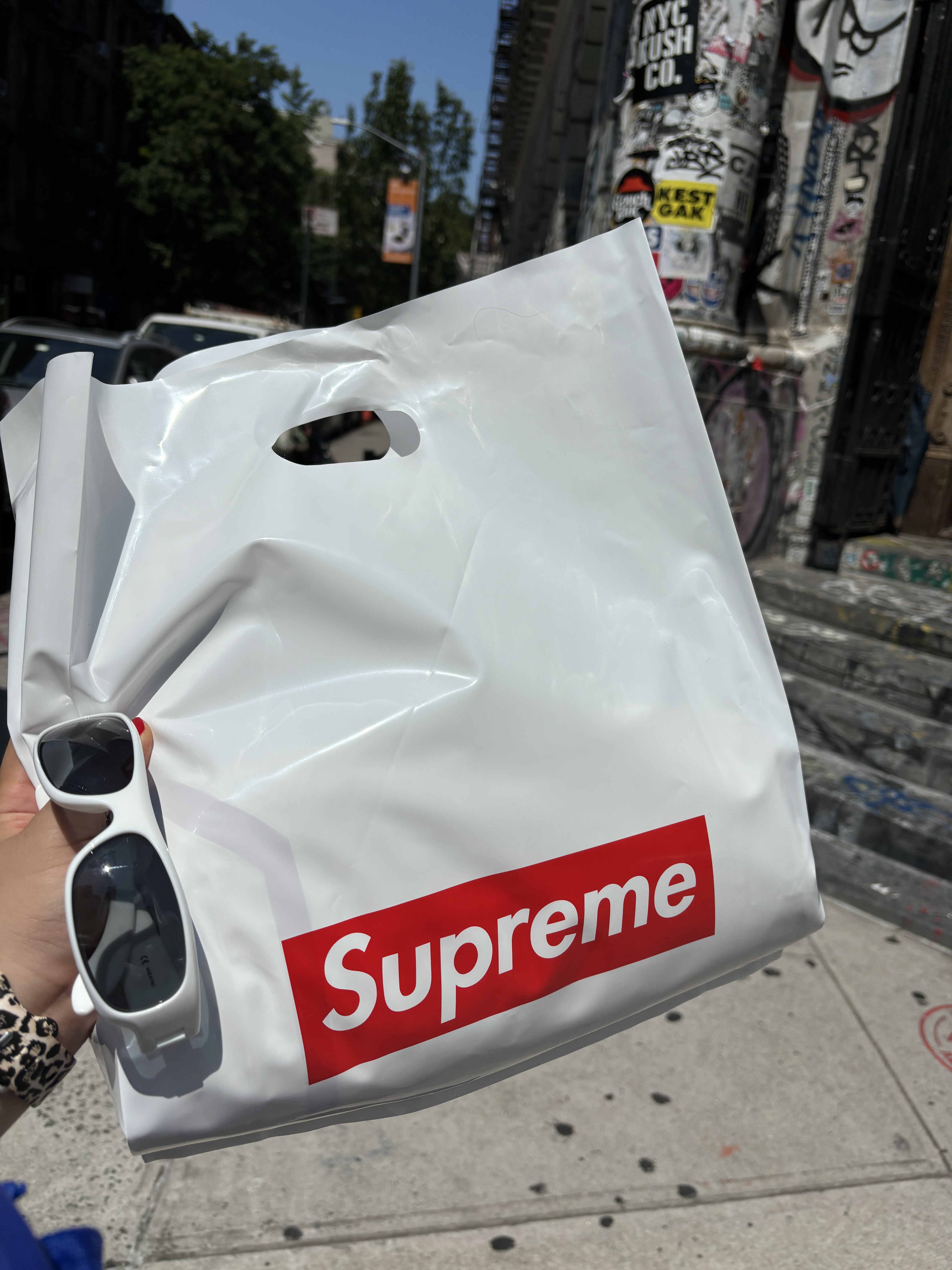 Supreme Leather Camp Cap Royal - 21SS, Apple AirPods Max Lightning Silver (Korean Ver.) 착용 스타일 - 7