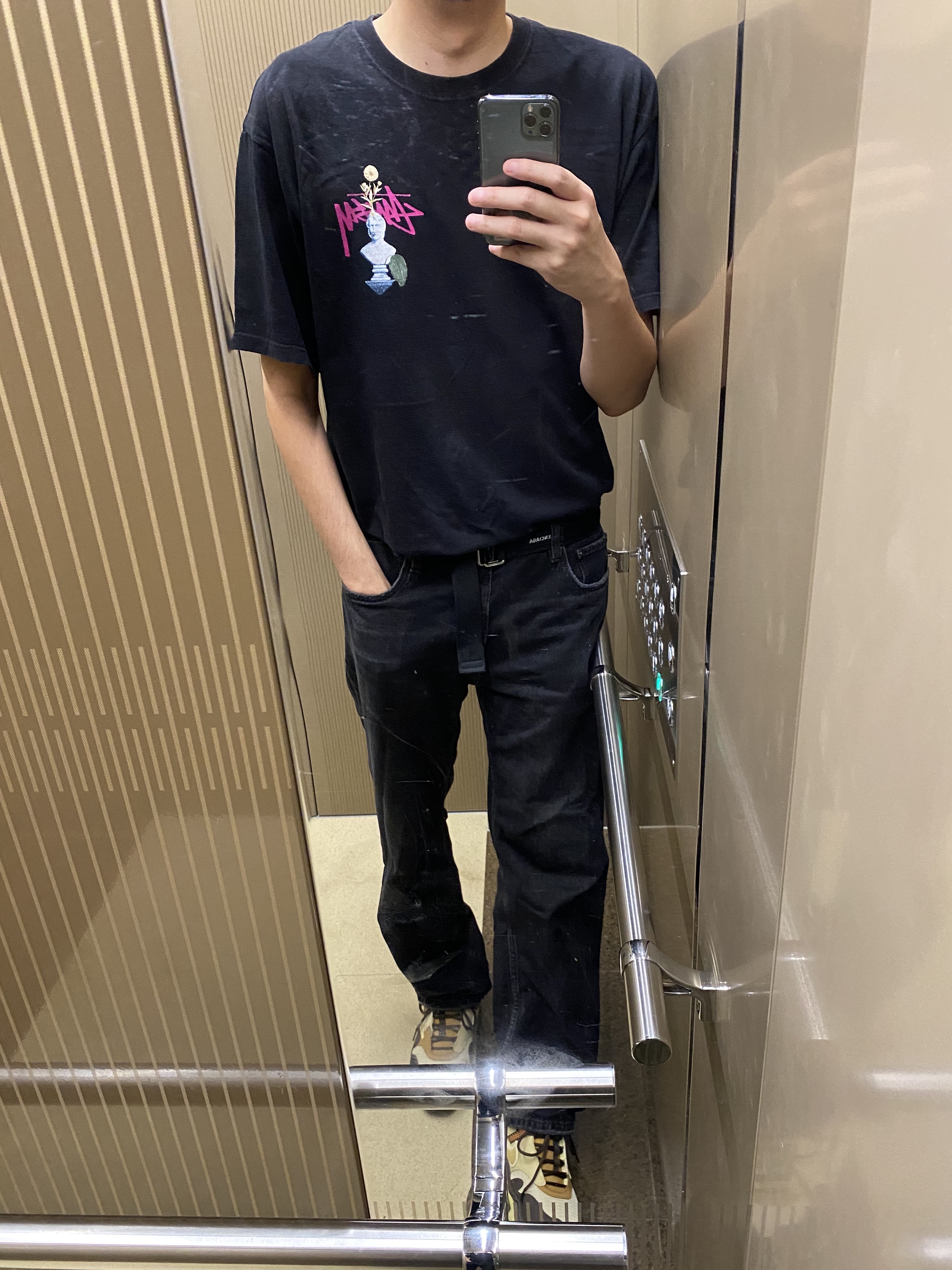 Stussy Psychedelic T-Shirt Black, Nike x Travis Scott Air Max 1 Cact.us Brown 착용 스타일