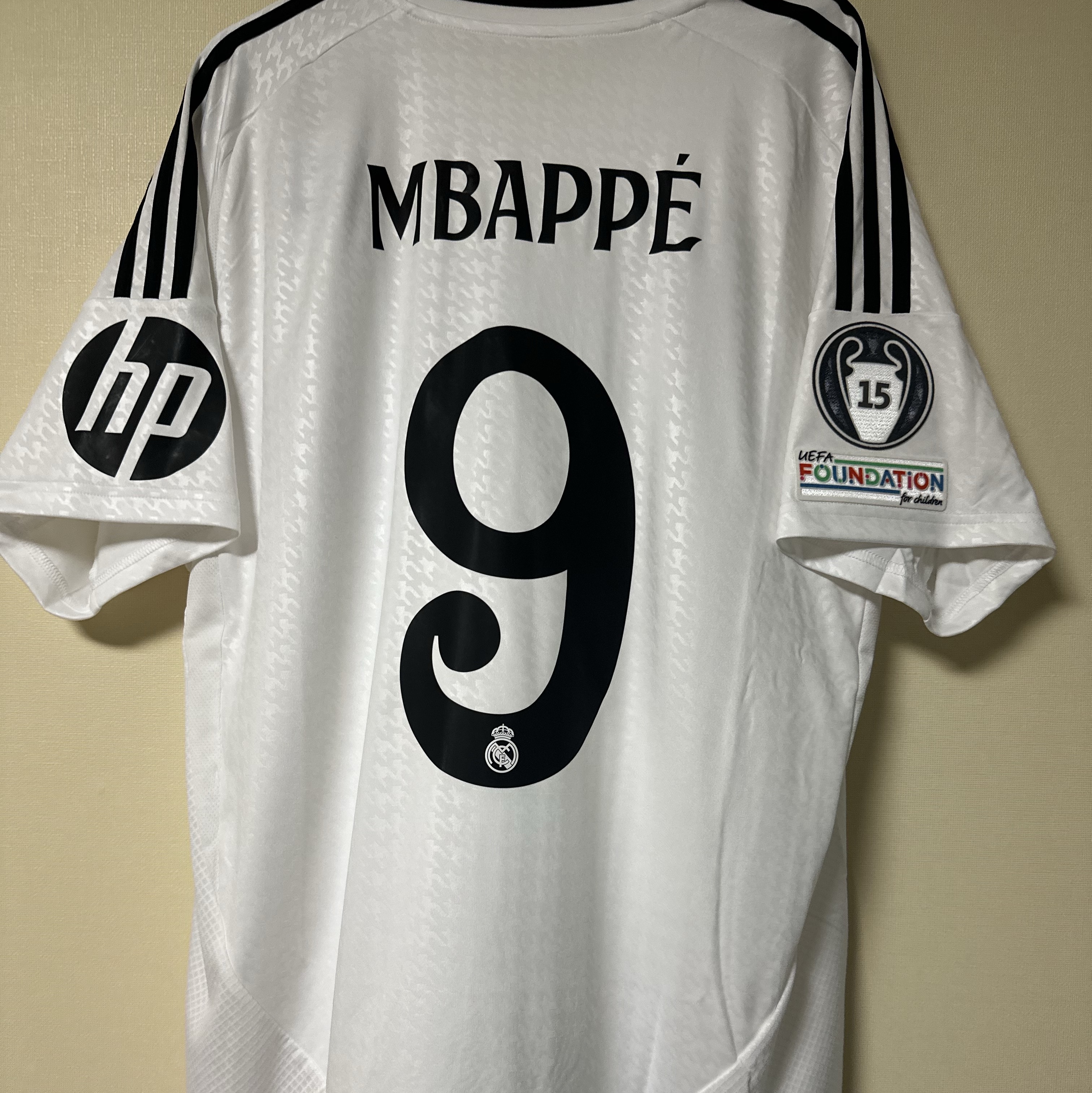 Adidas Real Madrid 2024/25 Home Jersey White - KR Sizing (Non Marking Ver.), Adidas Real Madrid 2023/24 Home Jersey White - KR Sizing (Non Marking Ver.) 착용 스타일 - 2