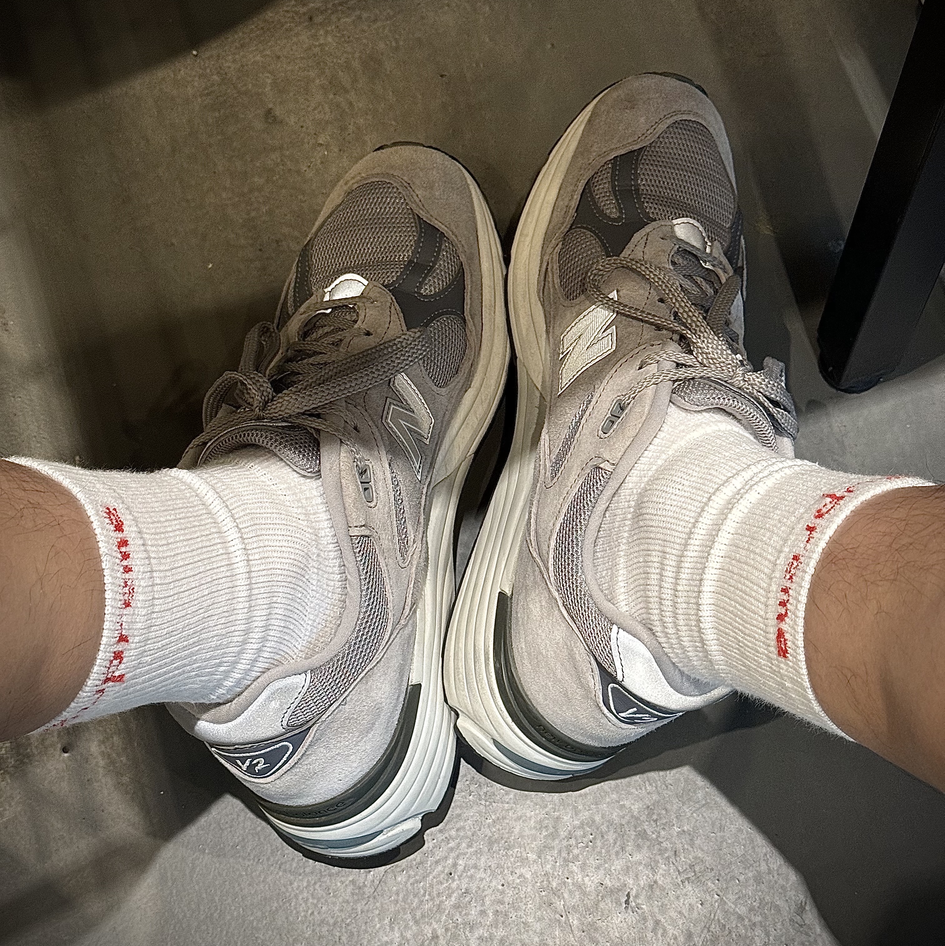 New Balance 991v2 Made in UK Rock Ridge Alloy Silver, New Balance 991v2 Made in UK Dark Navy Smoked Pearl 착용 스타일