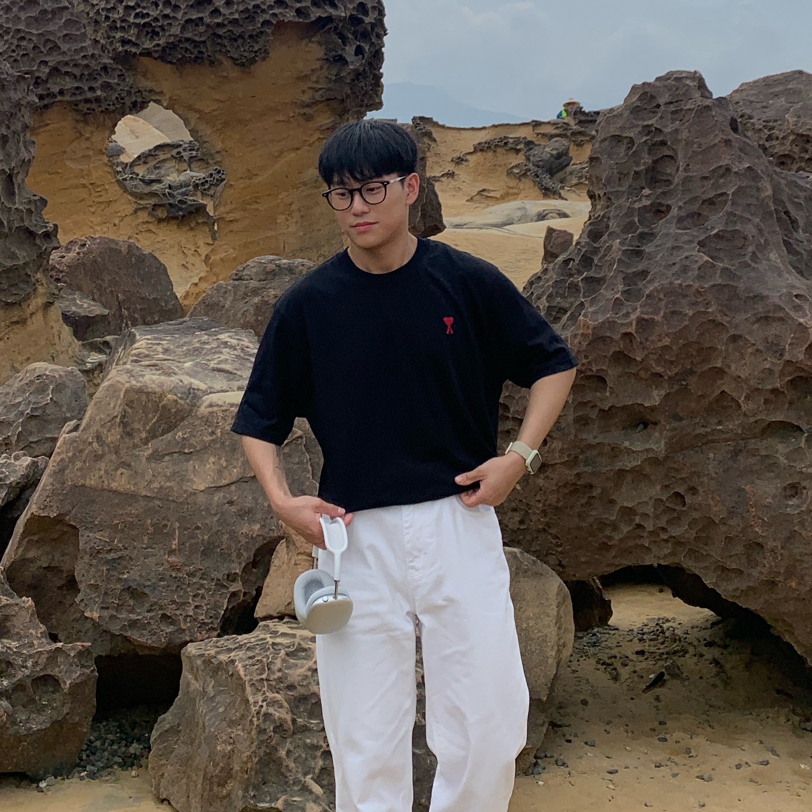 AMI de Coeur Boxy Fit T-Shirt Black 착용 스타일