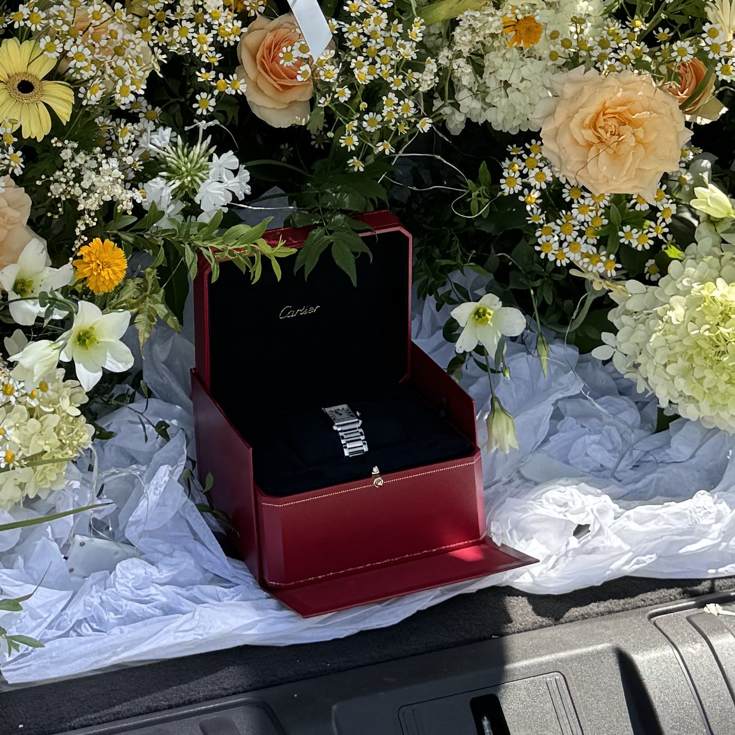 Cartier Tank Must Watch Small Quartz Steel Bracelet Steel 착용 스타일
