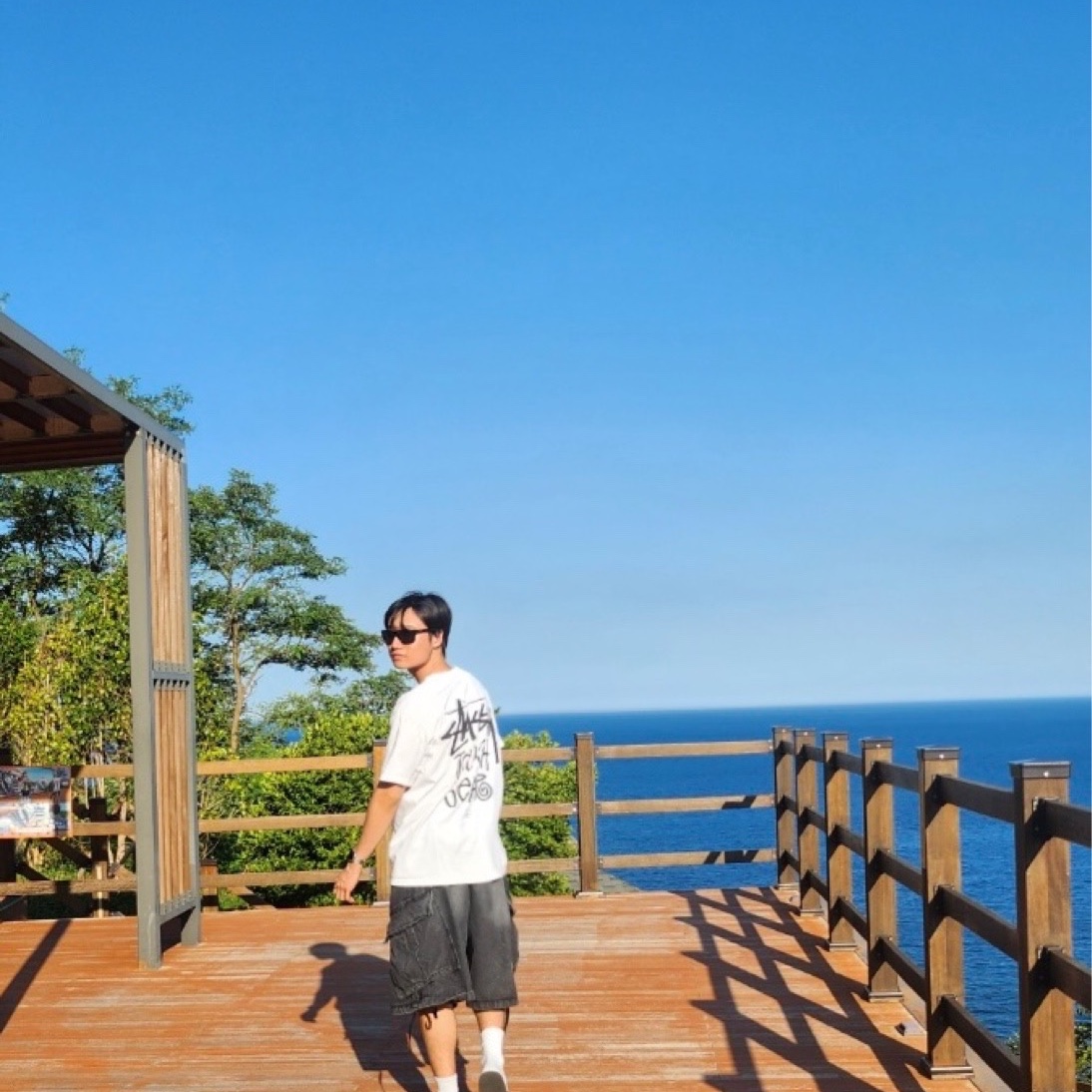 Stussy Tough Gear T-Shirt White 착용 스타일 - 2