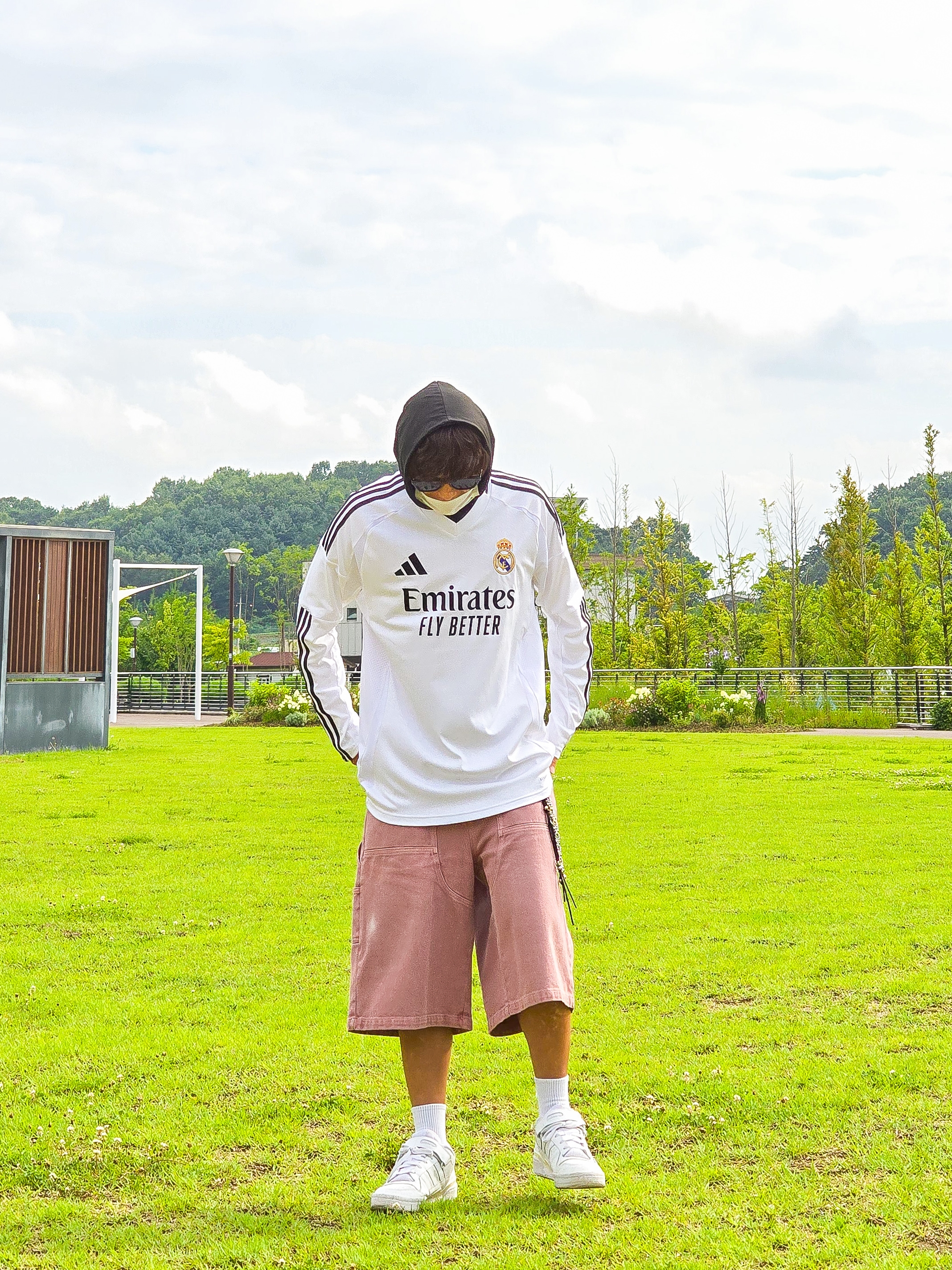 Adidas Forum Low Triple White, Adidas Real Madrid 2024/25 Home Long Sleeve Jersey White - KR Sizing (Non Marking Ver.) 착용 스타일 - 1