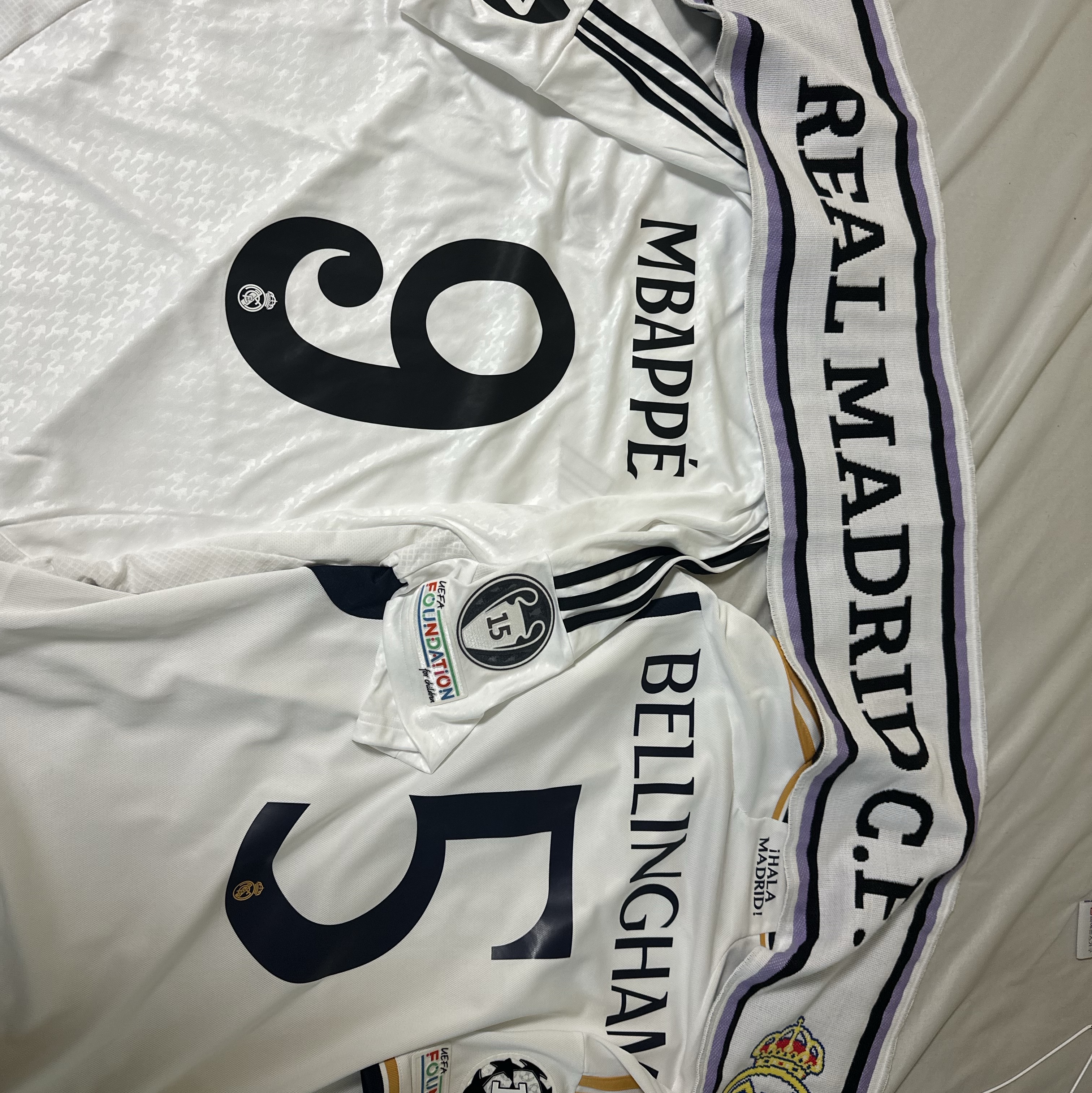 Adidas Real Madrid 2024/25 Home Jersey White - KR Sizing (Non Marking Ver.), Adidas Real Madrid 2023/24 Home Jersey White - KR Sizing (Non Marking Ver.) 착용 스타일 - 3