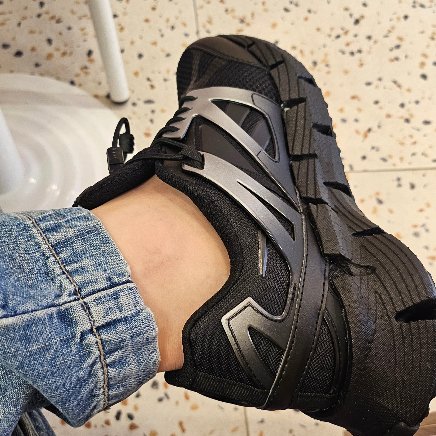 Reebok x Songzio Premier Floatzig Shadow Black 착용 스타일