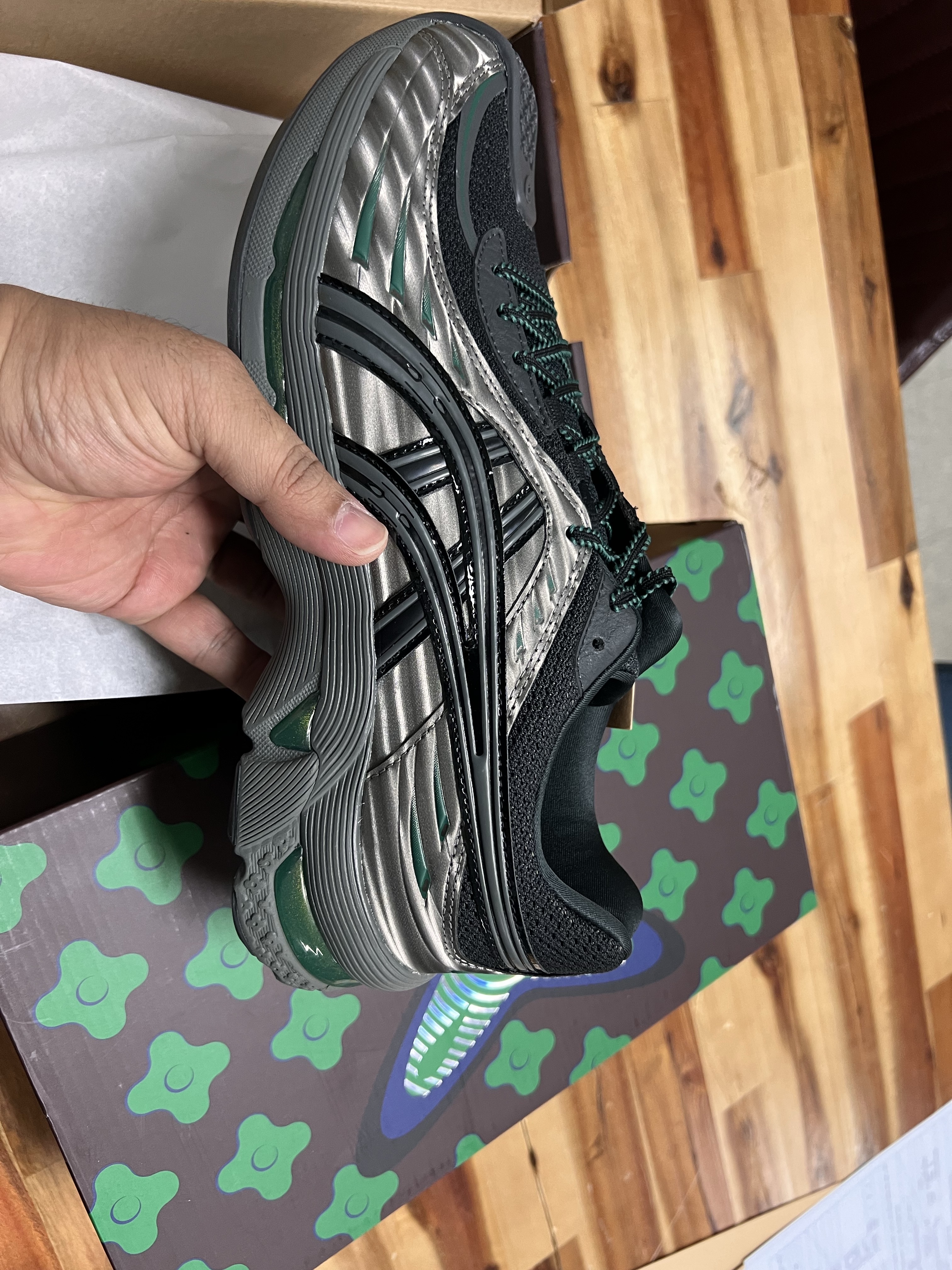 (W) Asics x Kiko Kostadinov Gel-Flammae Grey Black 착용 스타일 - 3