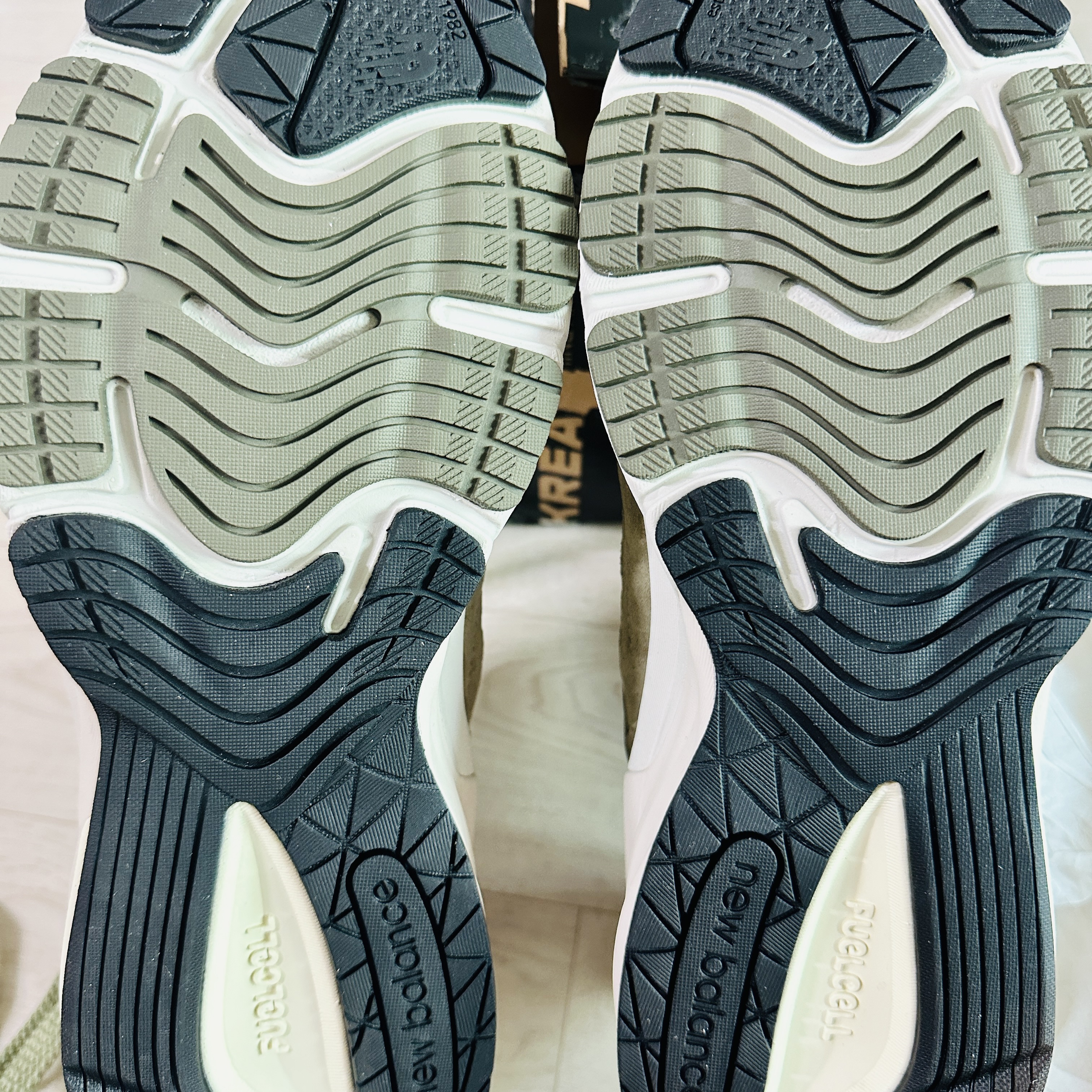 New Balance 990v6 Made in USA True Camo 착용 스타일 - 5