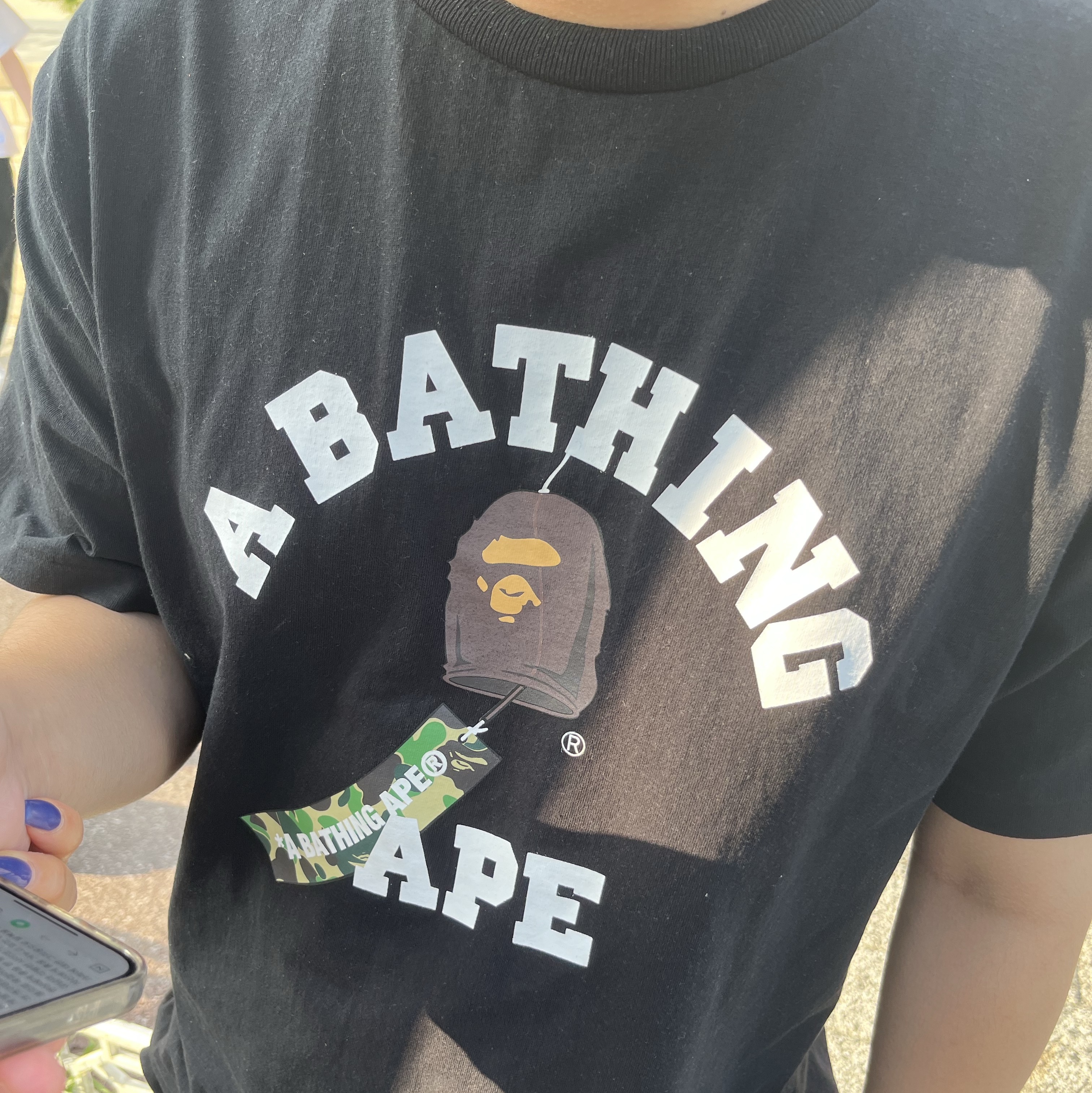 BAPE Japanese Wind Chimes College T-Shirt White, BAPE Japanese Wind Chimes College T-Shirt Black 착용 스타일 - 2