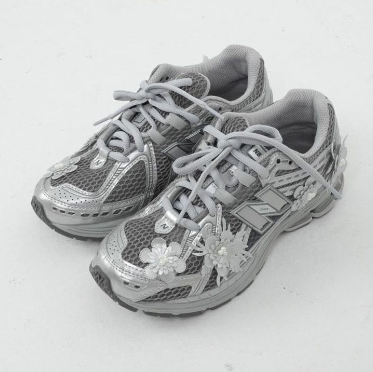 New Balance 1906R Harbor Grey Silver Metalic, New Balance 530 Steel Grey 착용 스타일 - 1