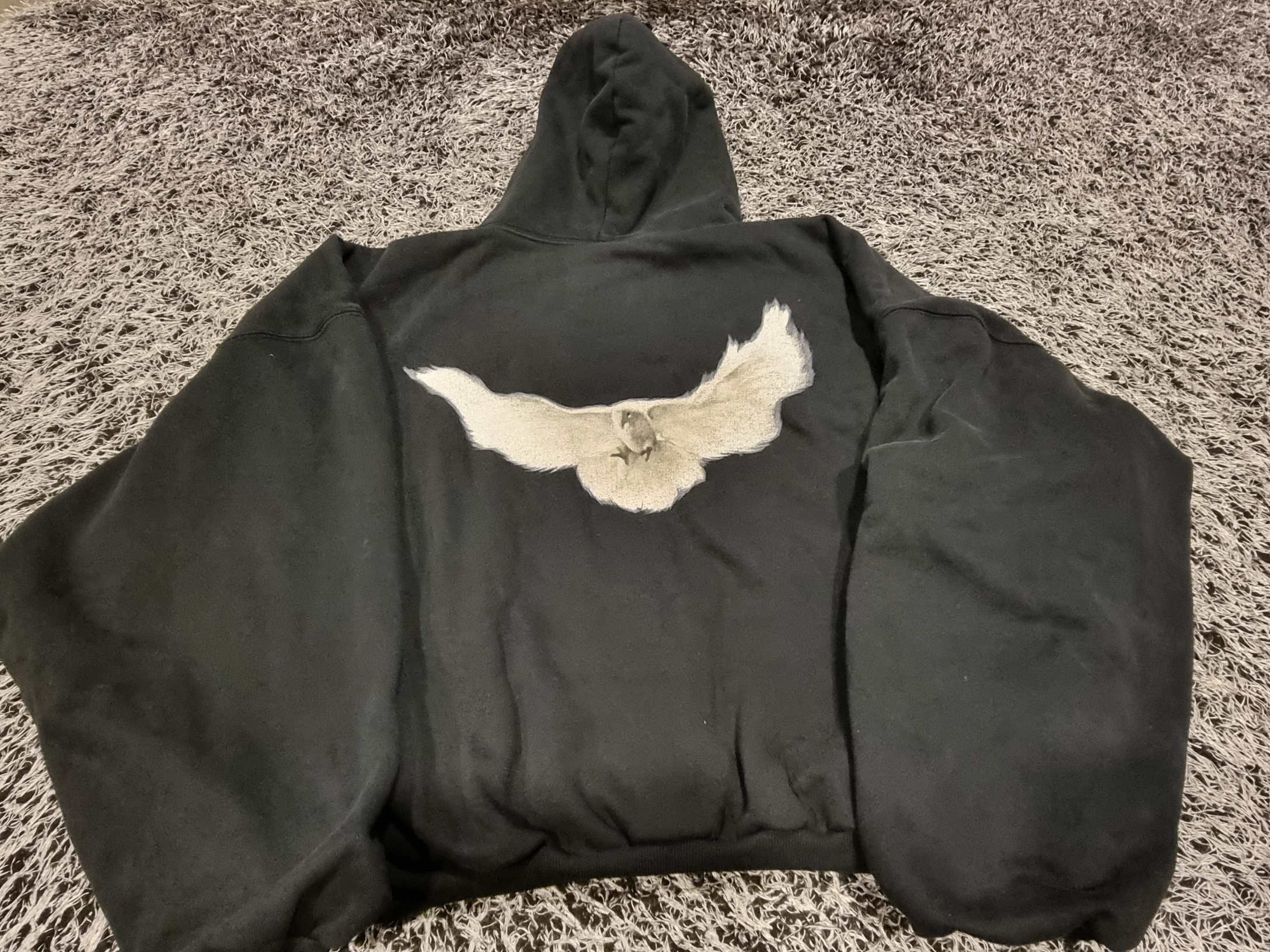 Yeezy Gap Engineered By Balenciaga Dove Hoodie Washed Black 착용 스타일 - 2