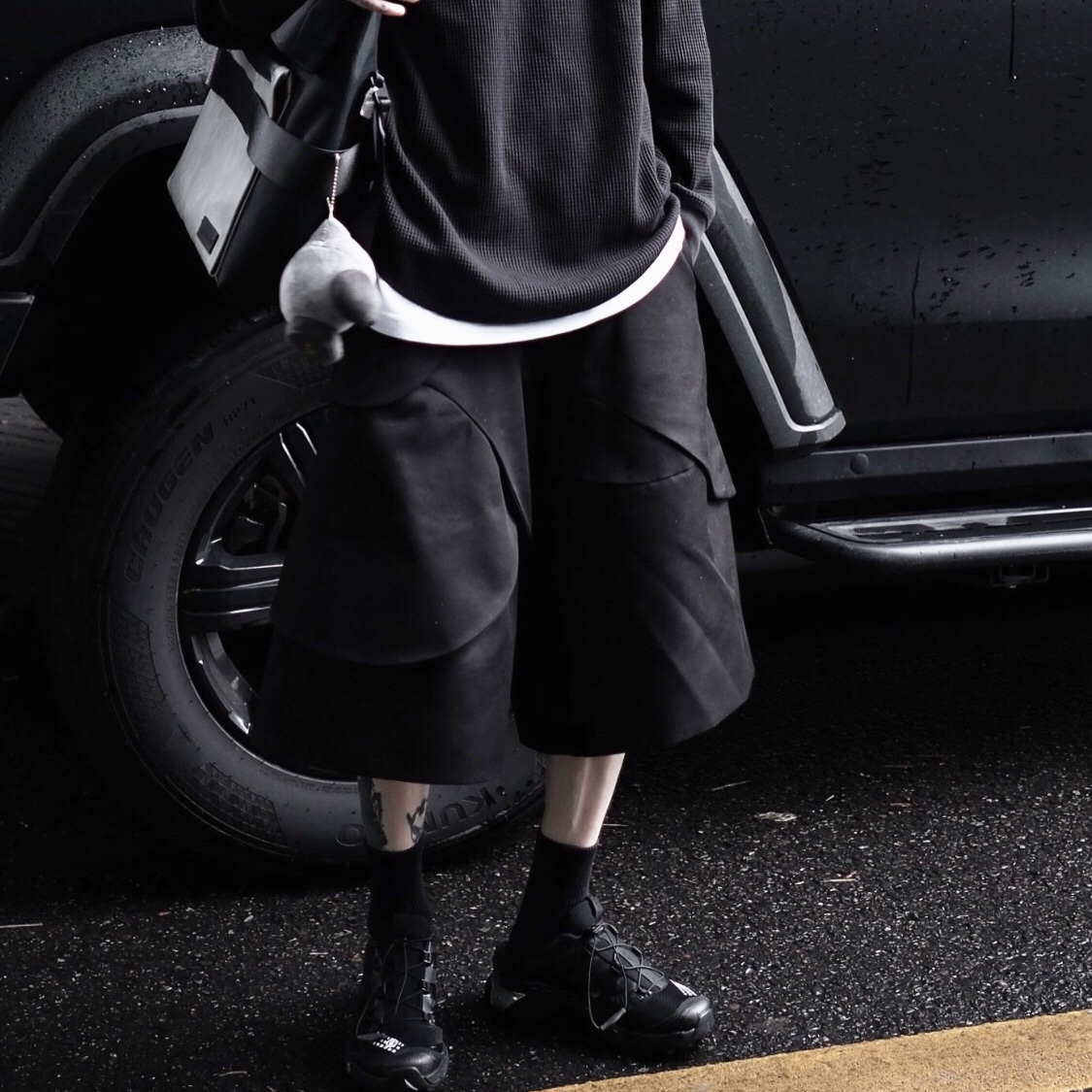 Salomon x MM6 Maison Margiela XT-4 Mule Black 착용 스타일 - 2
