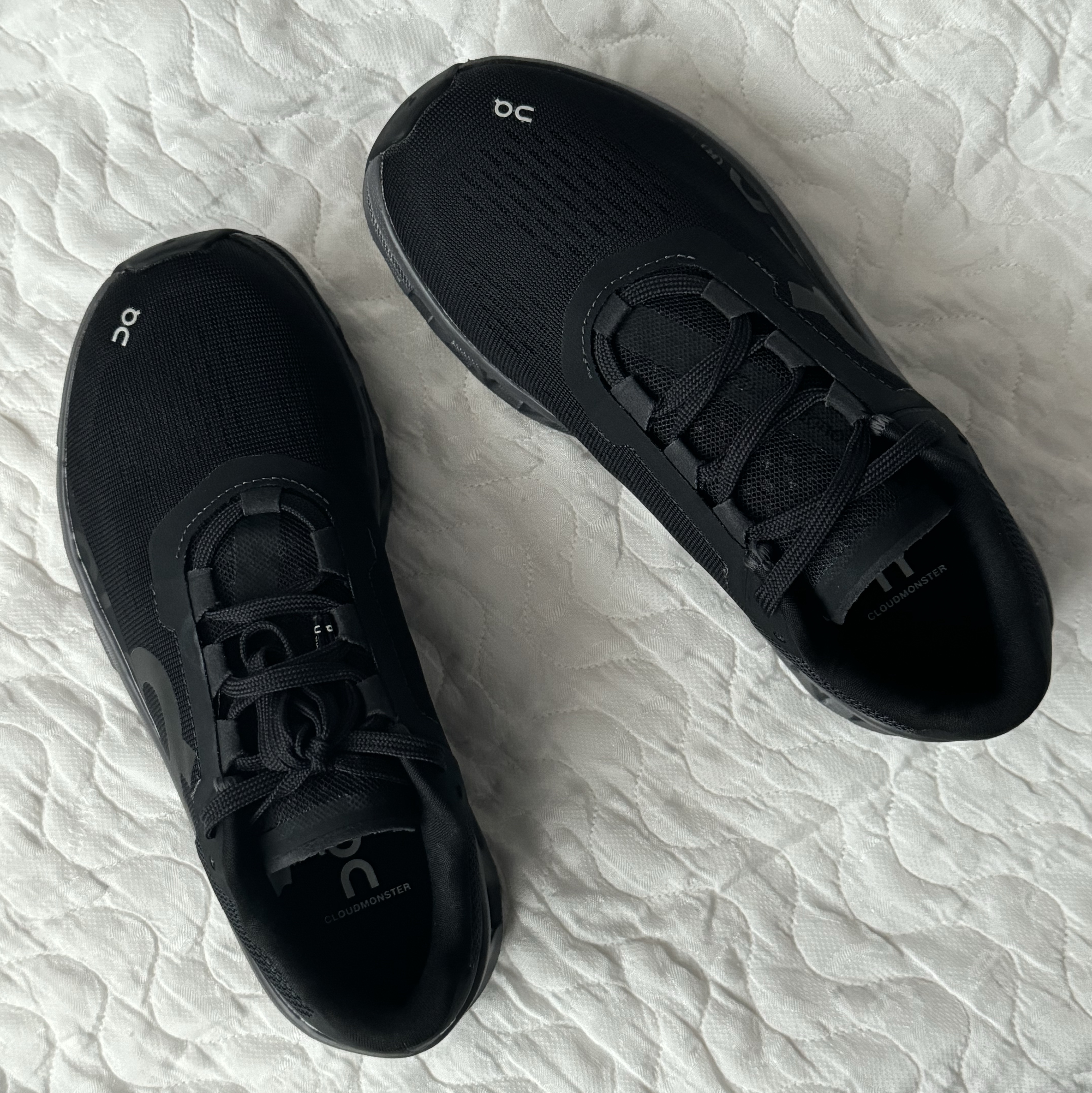 (W) On Running Cloudmonster Black Magnet 착용 스타일 - 2