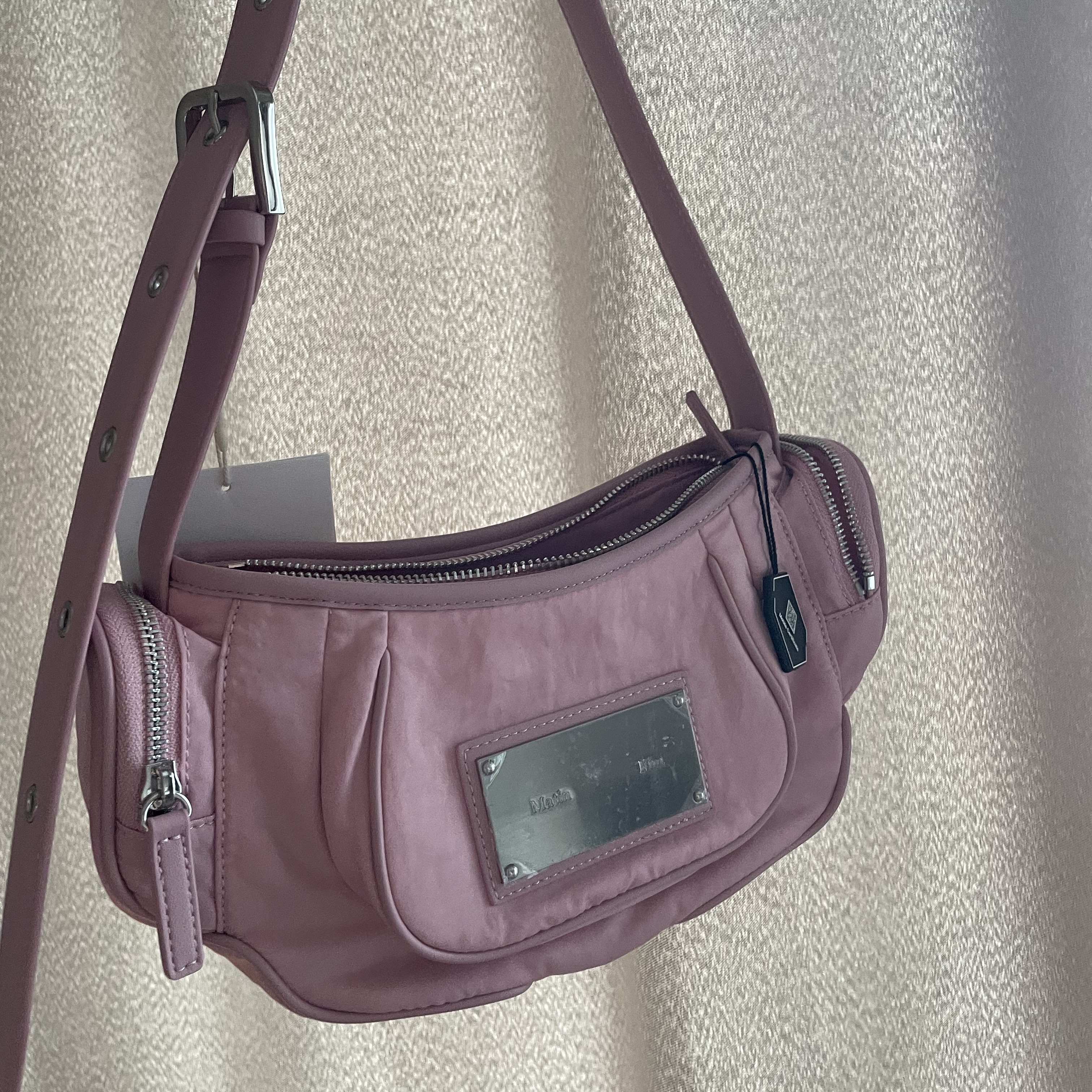 Matin Kim Madeleine Round Bag Pink 착용 스타일