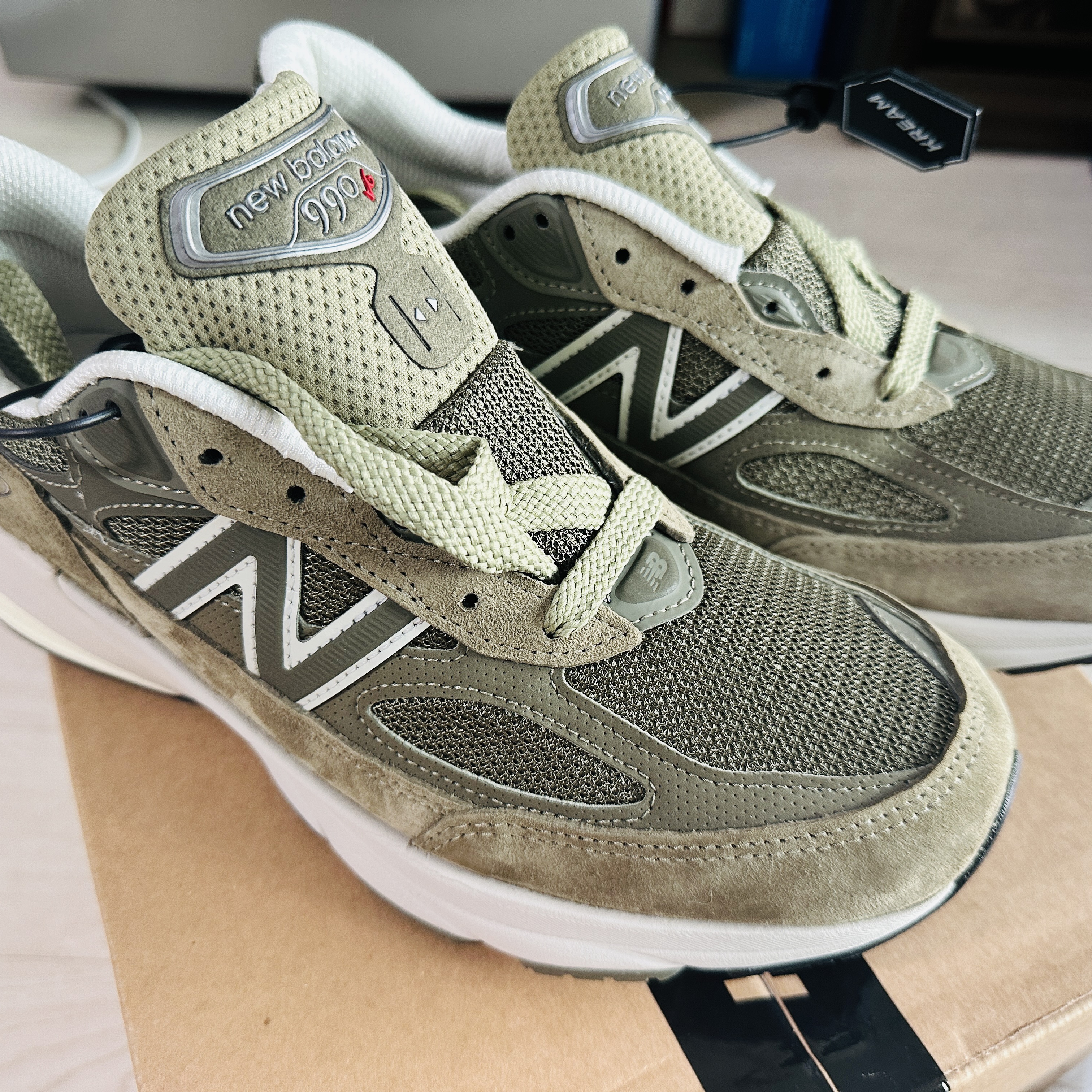 New Balance 990v6 Made in USA True Camo 착용 스타일 - 2