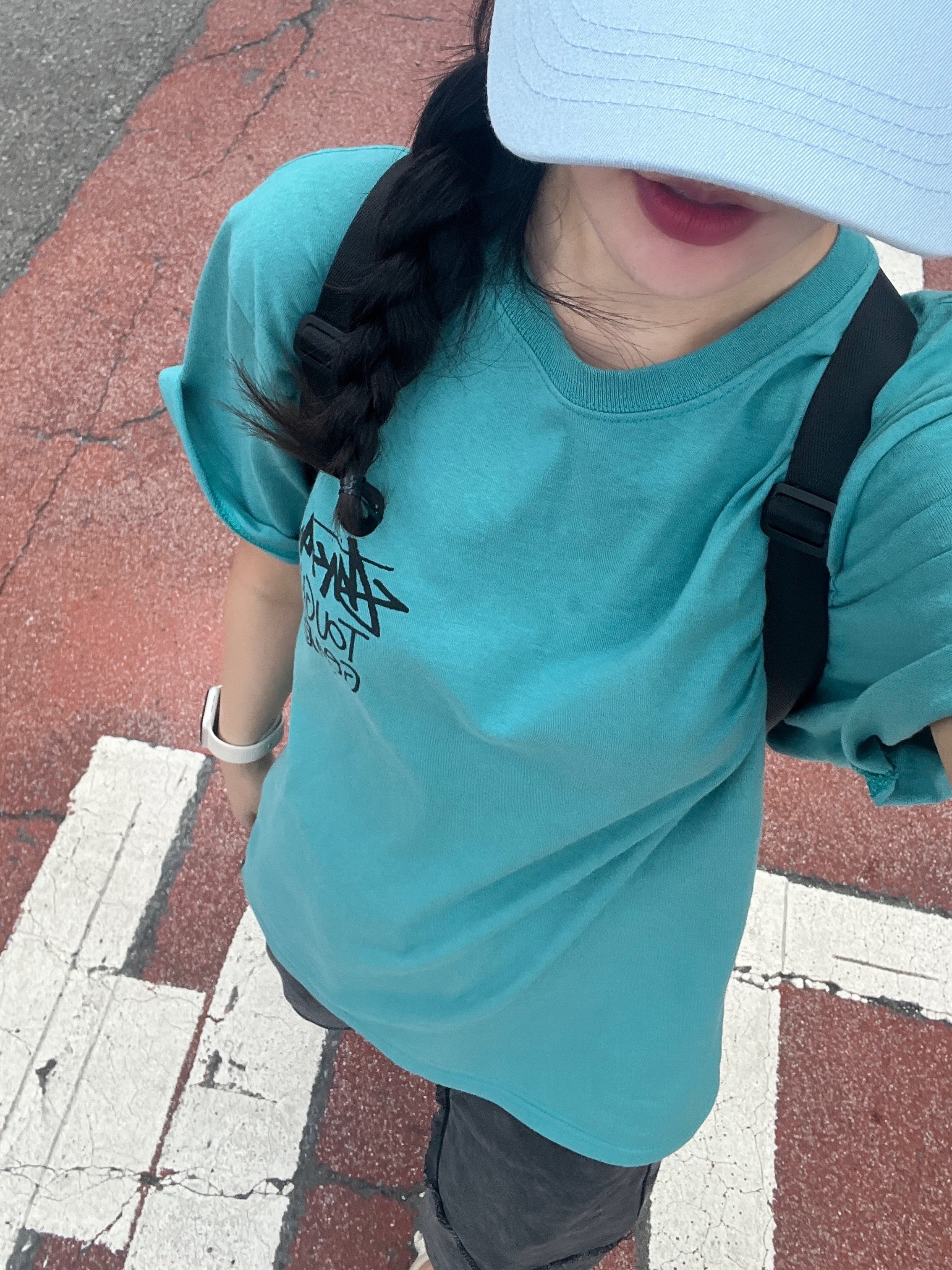 Stussy Tough Gear T-Shirt Ocean, Keen Jasper Rocks SP Sneakers Beige 착용 스타일 - 2