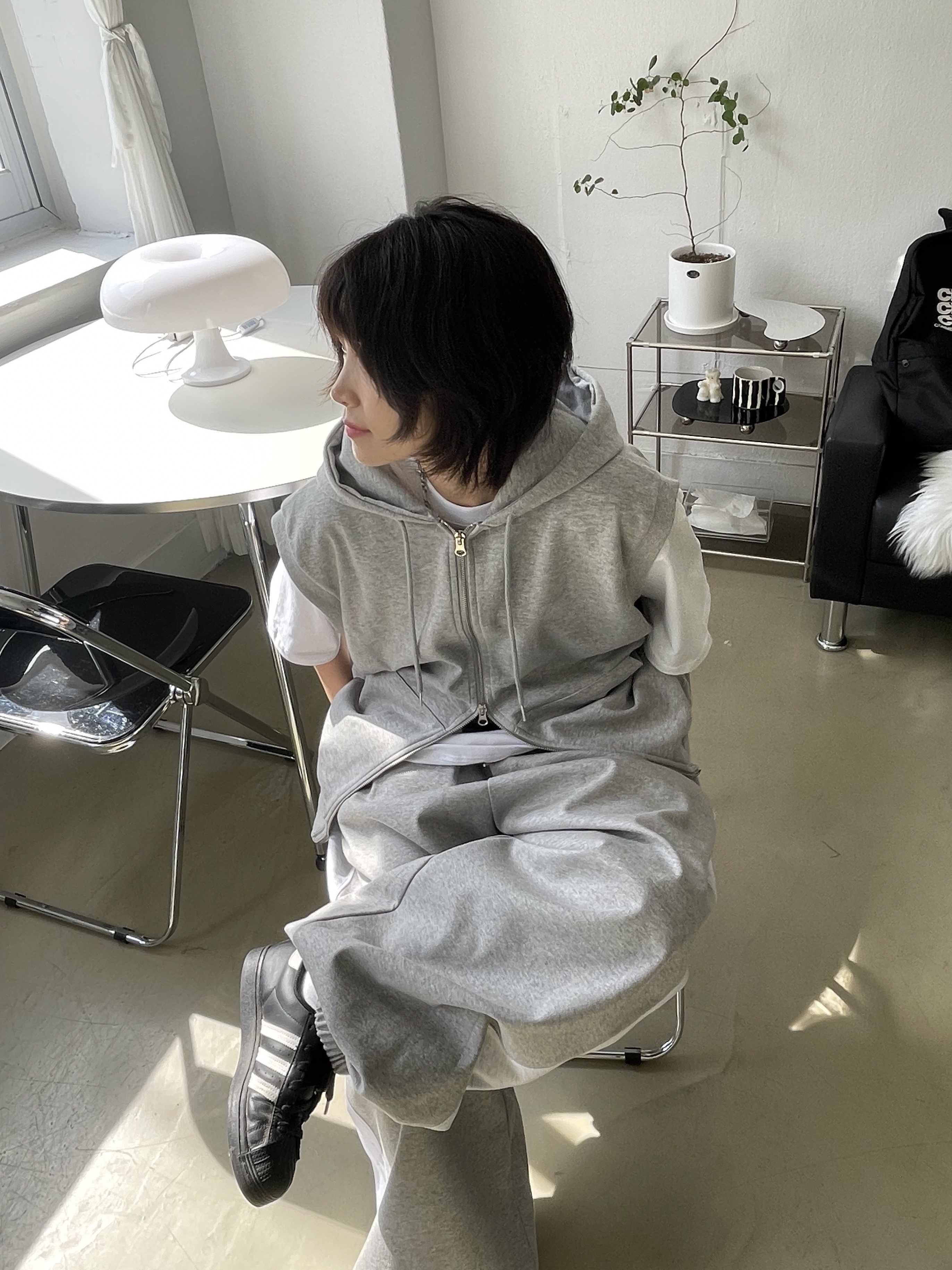Adidas Superstar Core Black White 착용 스타일 - 3