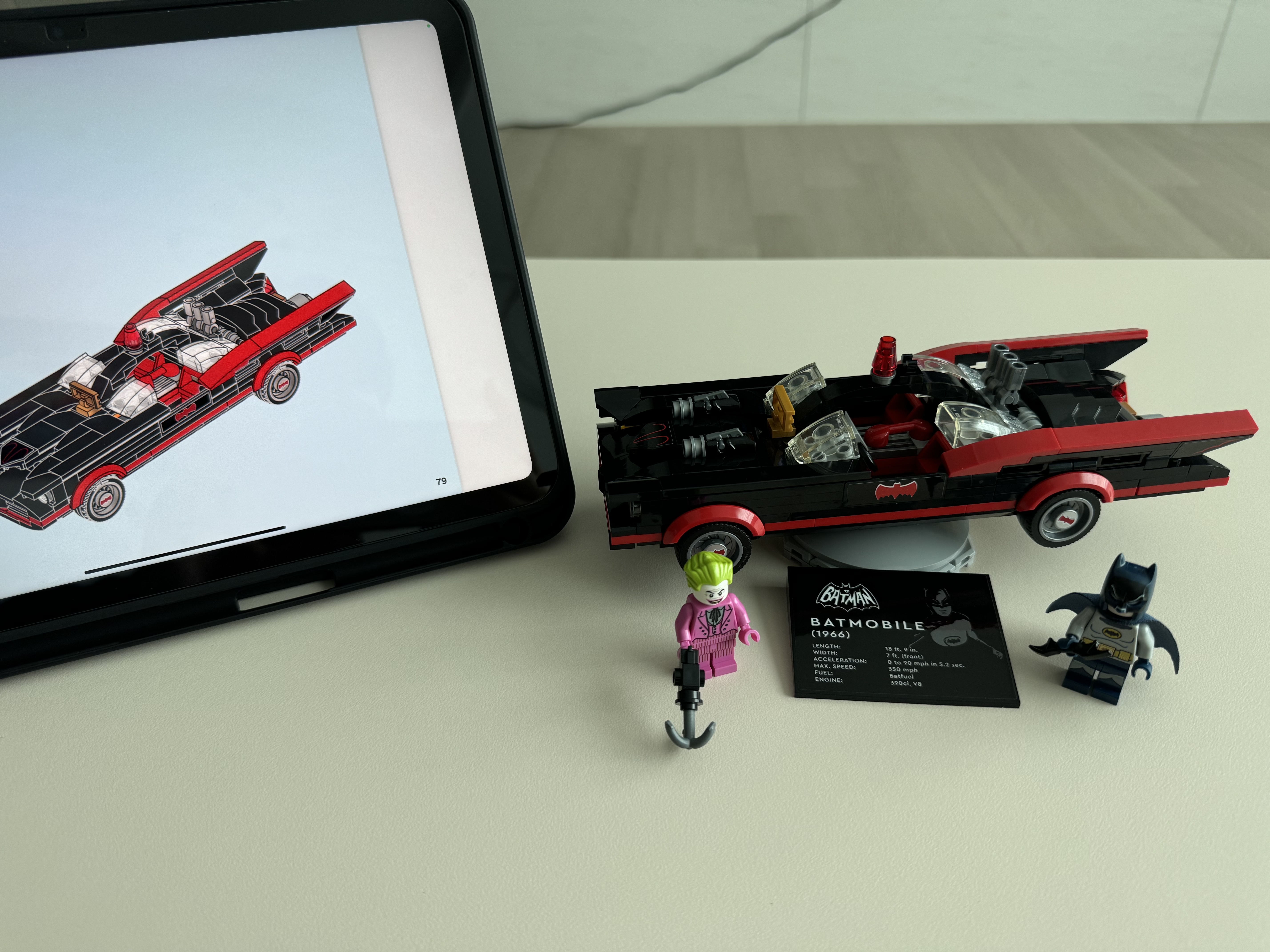 Lego DC Comics Batman Classic TV Series - Batmobile 착용 스타일