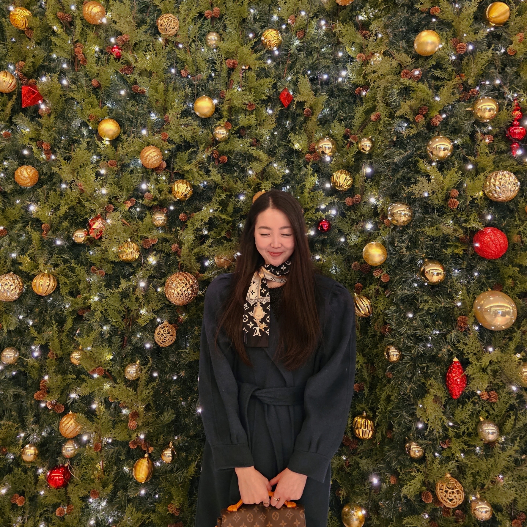 (W) Louis Vuitton Monogram Confidential Bandeau Black 착용 스타일