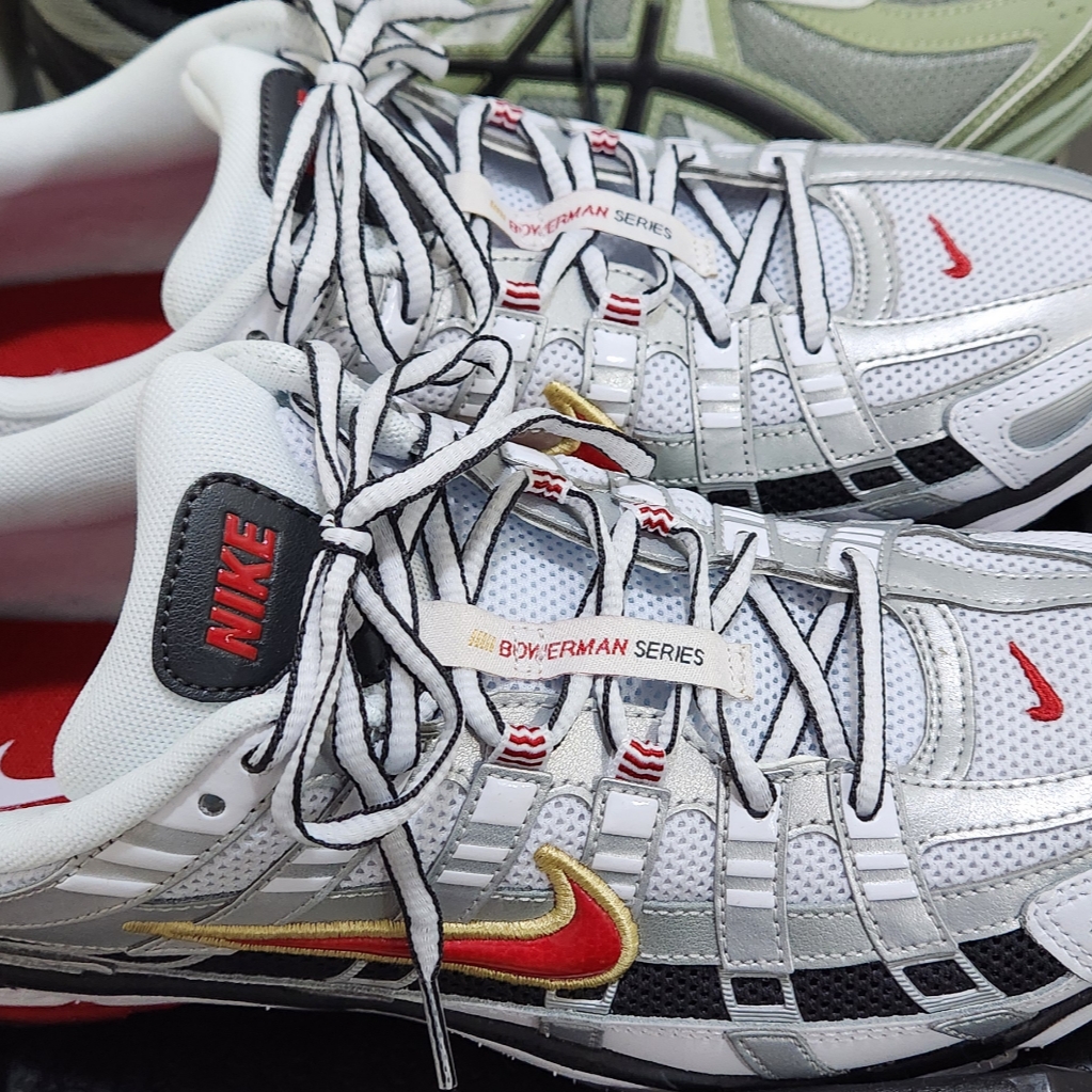 (W) Nike P-6000 Metallic Silver Red 착용 스타일