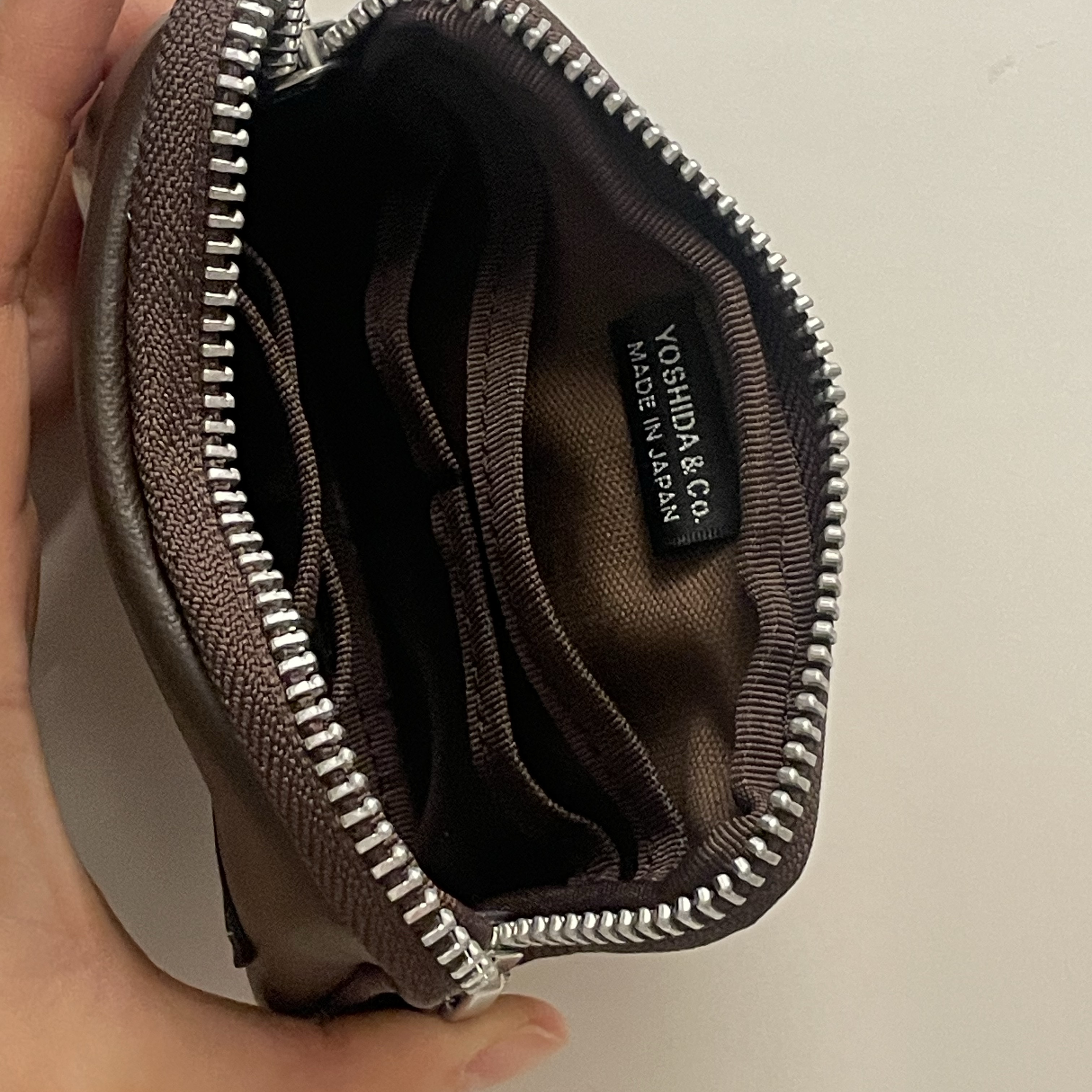 Porter Freestyle Multi Coin Case Brown 착용 스타일 - 3