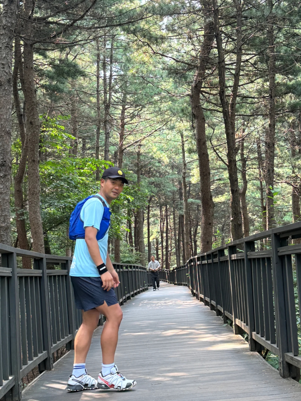 (W) Arc'teryx All Smiles Ball Cap Black, Salomon Speedcross 3 Mindful 2 Moth Vanilla 착용 스타일 - 1
