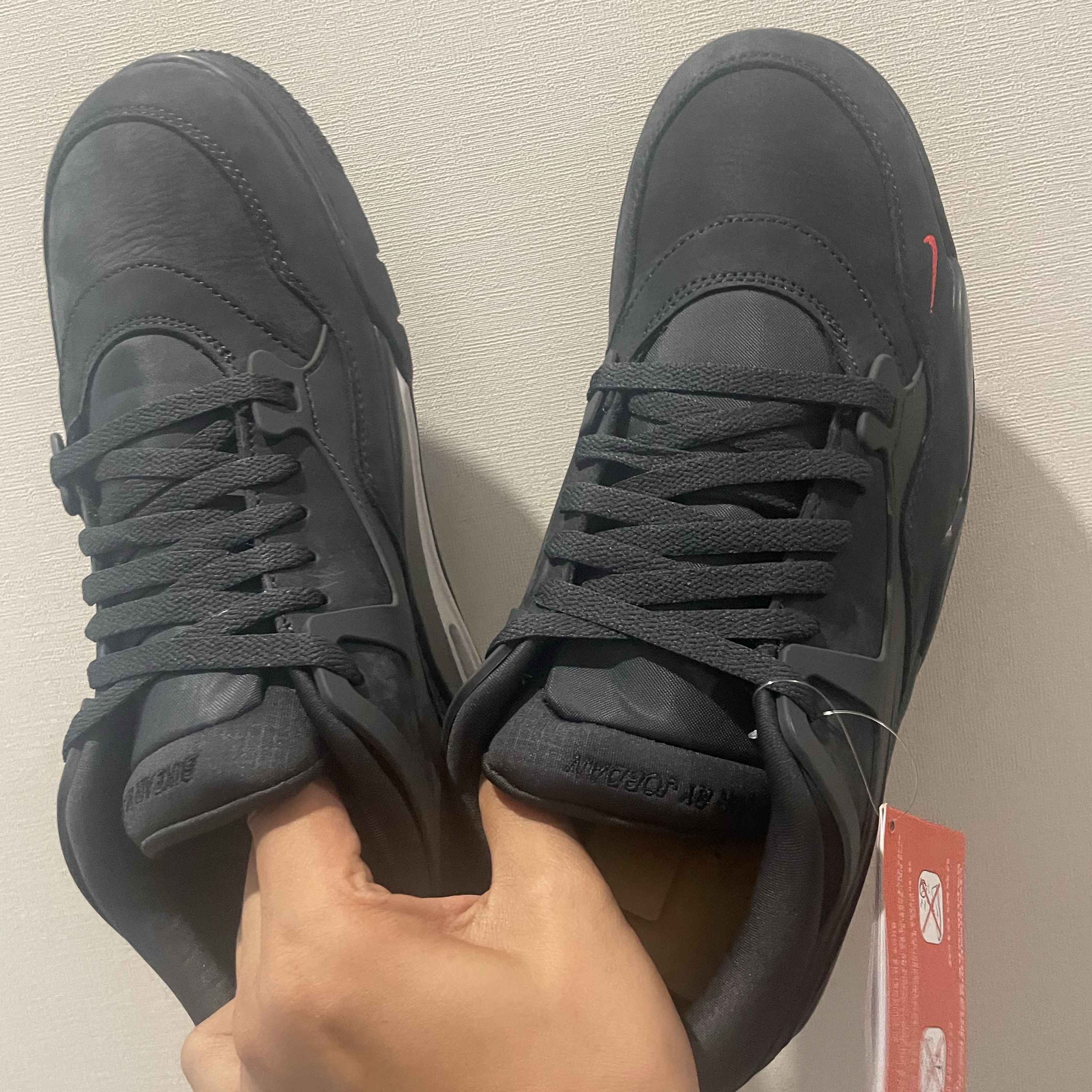 Jordan 4 x Nigel Sylvester RM SP Driveway Grey 착용 스타일 - 3