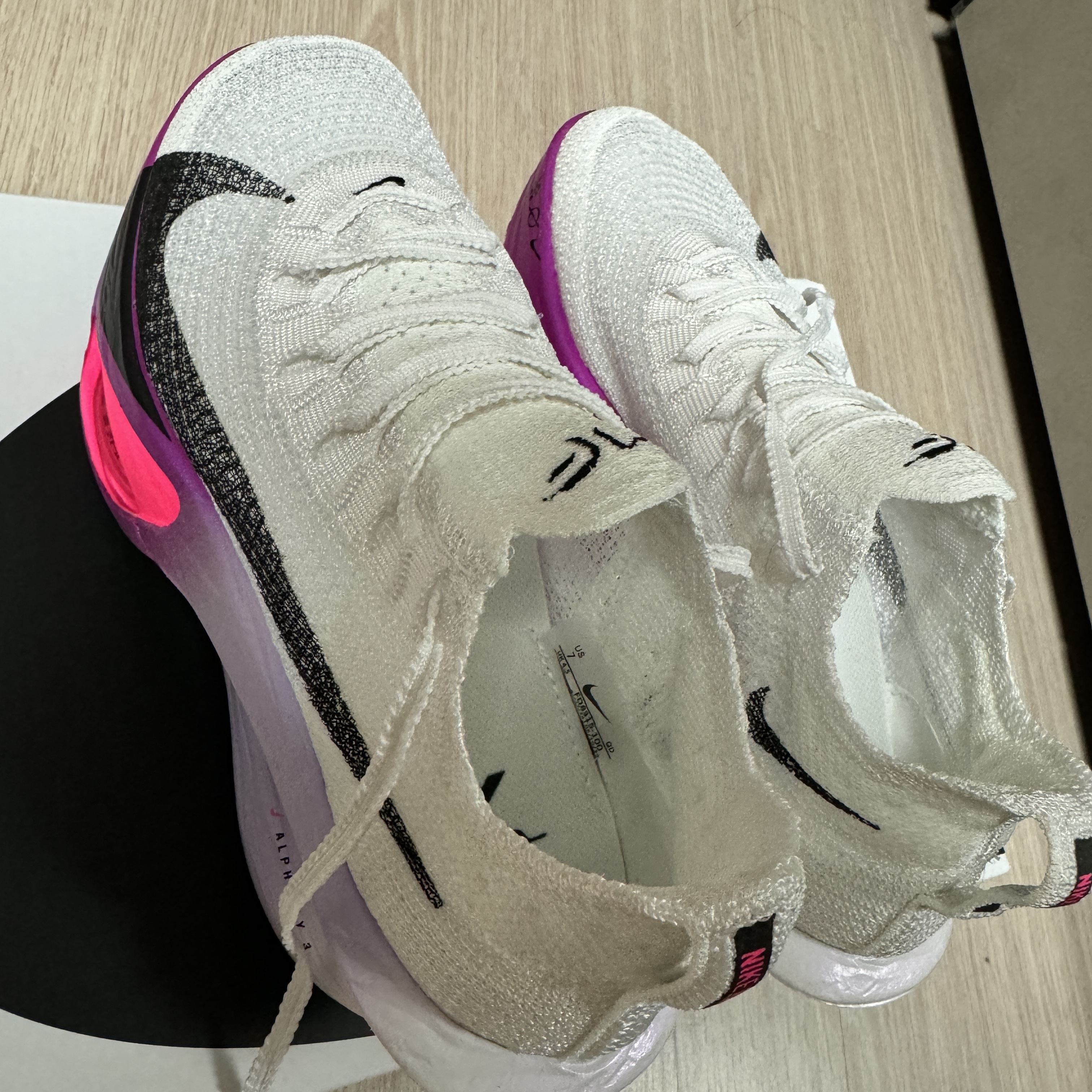 (W) Nike Air Zoom Alphafly Next% 3 Hyper Pink 착용 스타일 - 2