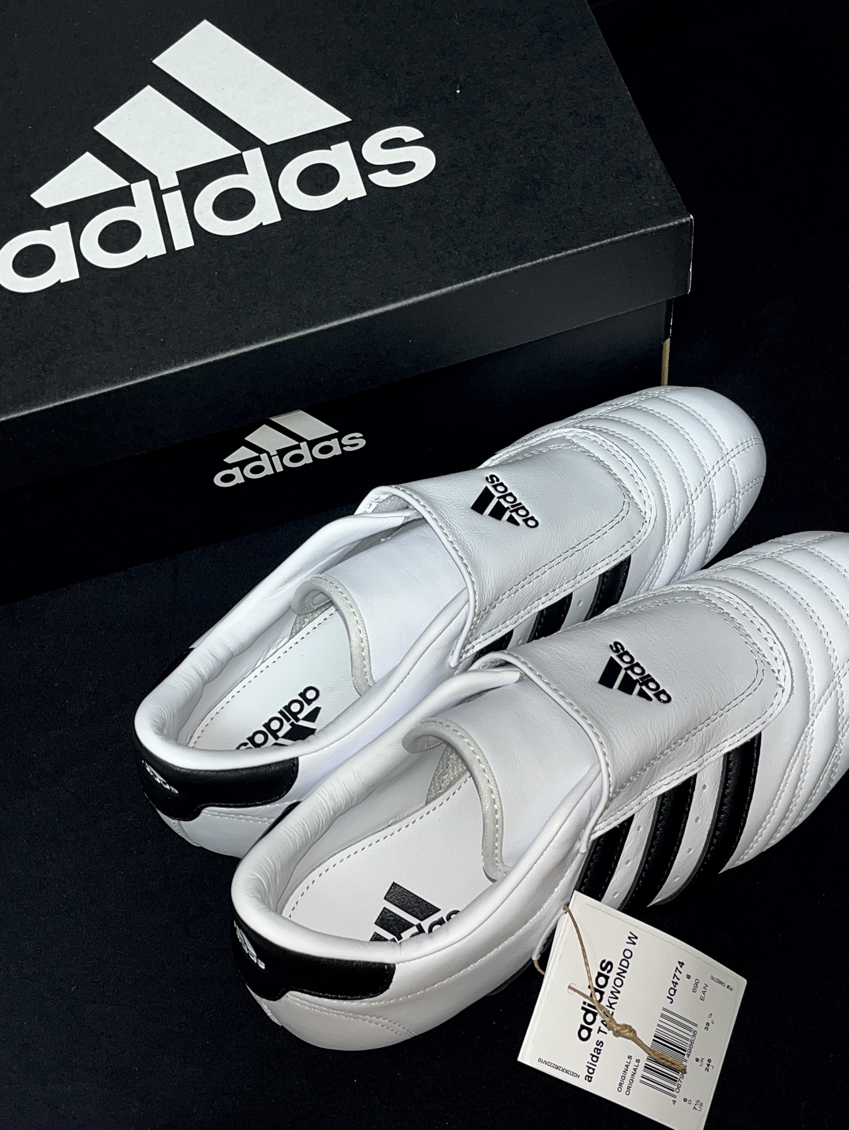 (W) Adidas Taekwondo Core Black Cloud White, (W) Adidas Taekwondo Cloud White Core Black 착용 스타일