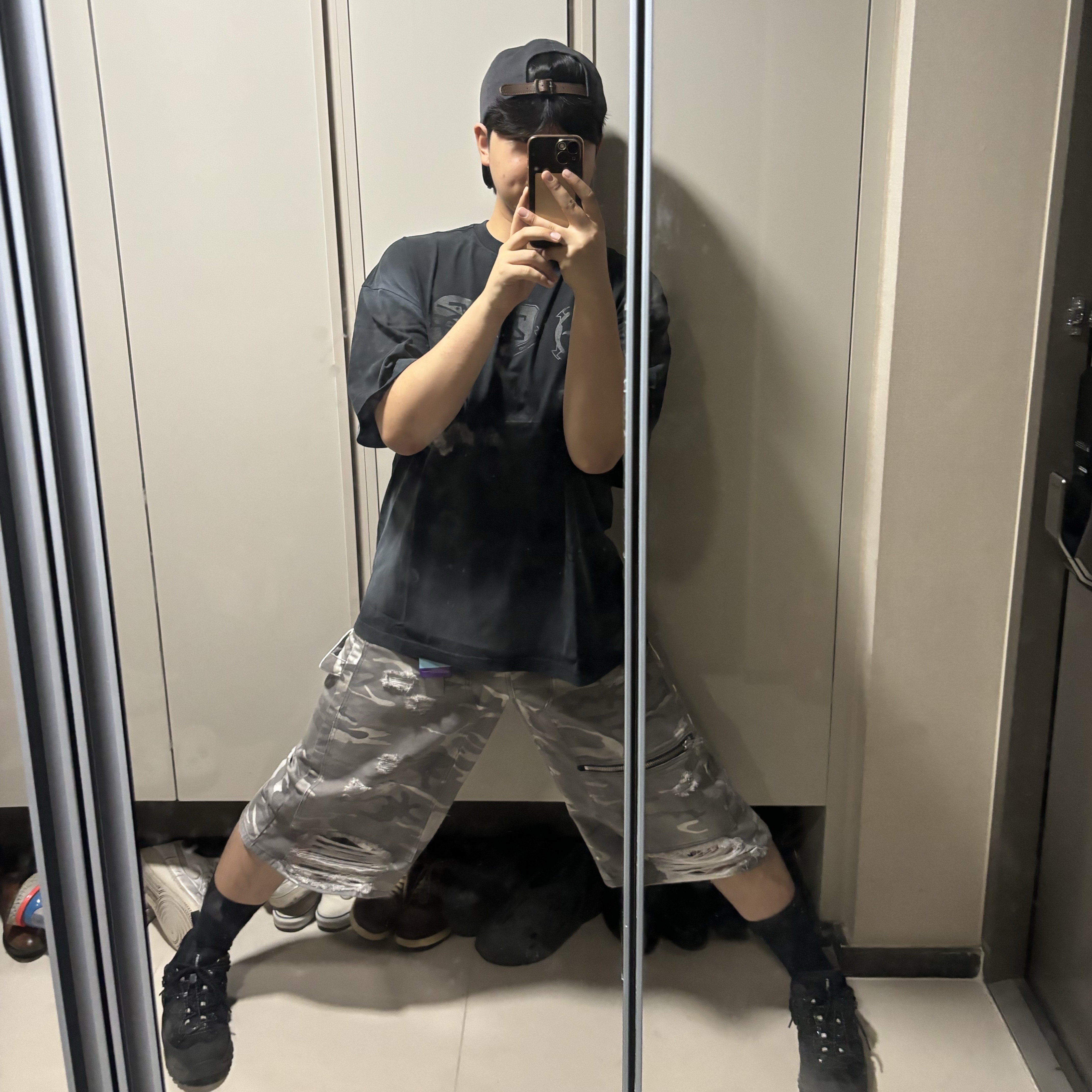 LOSTGARDEN x Kolon Sport Ton Black 착용 스타일