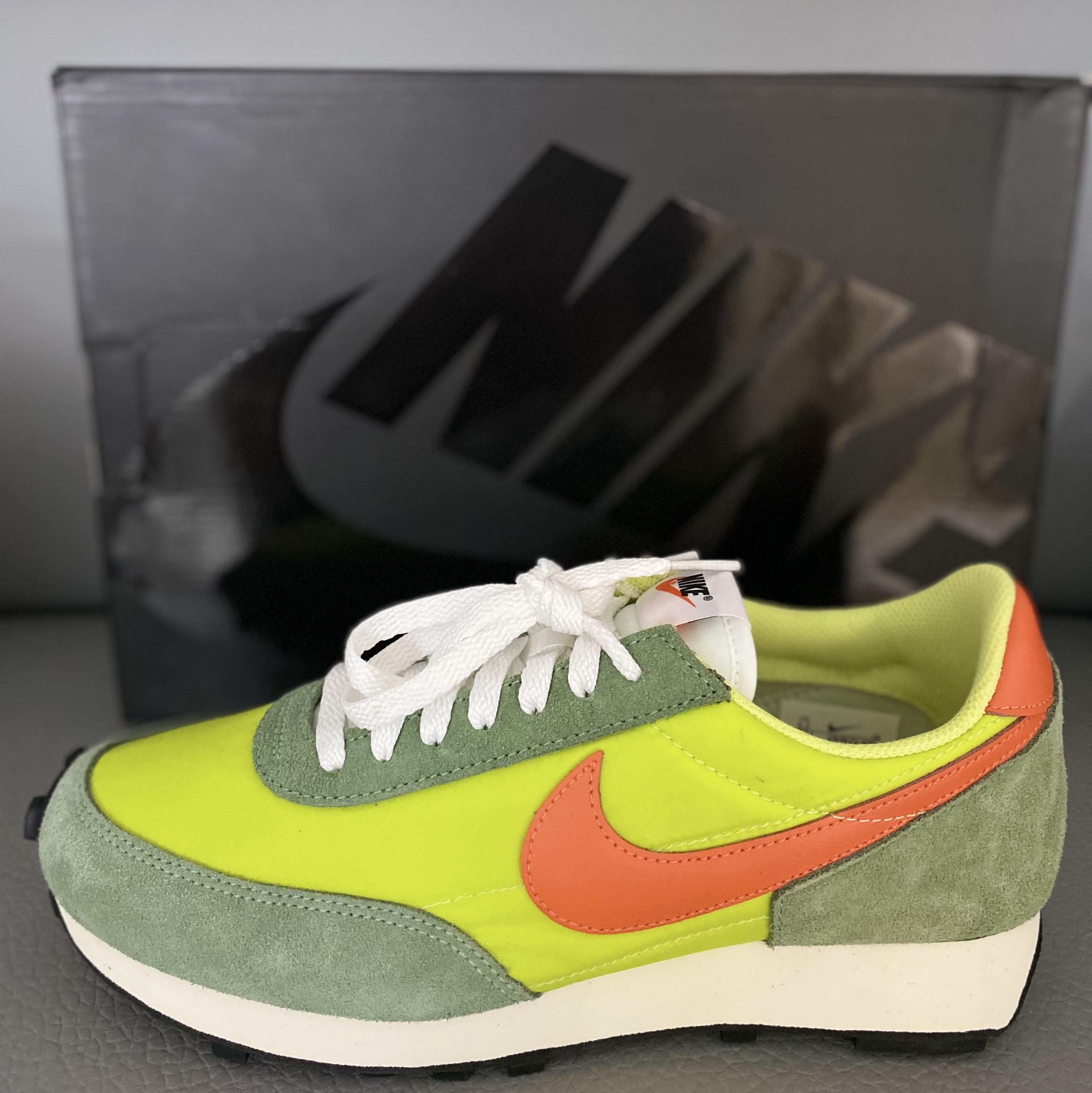 Nike Daybreak Limelight 착용 스타일