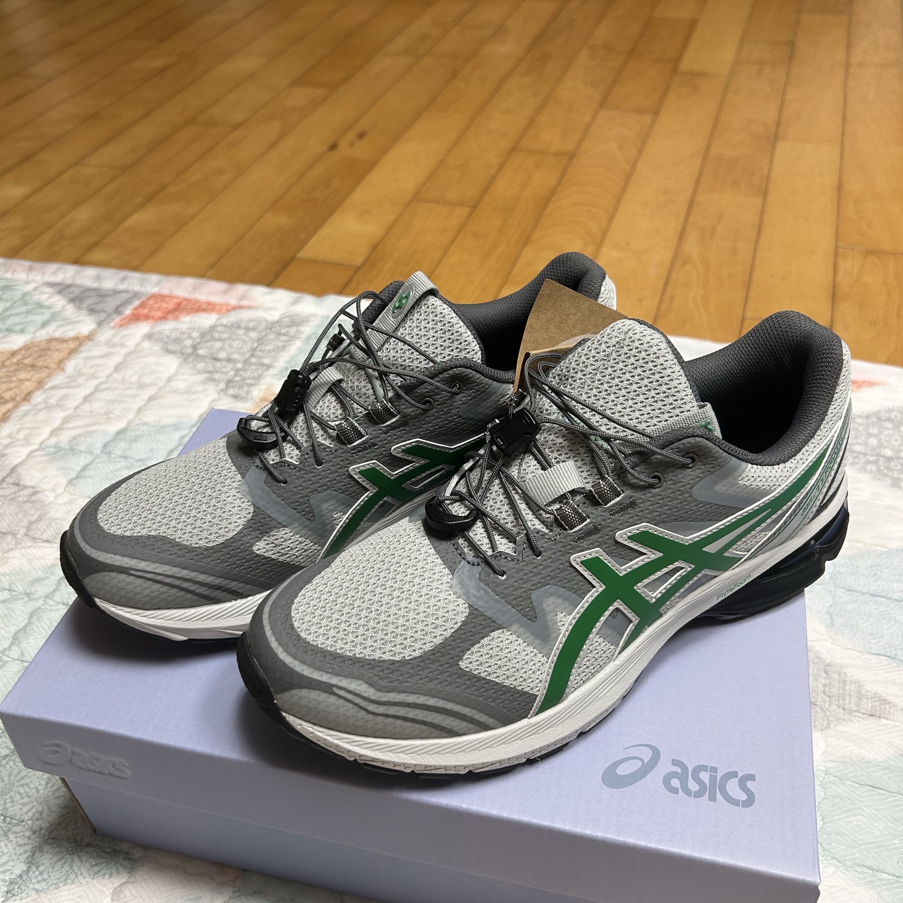 Asics x Sansan Gear Gel-Terrain Grey Violet Jolly Green 착용 스타일