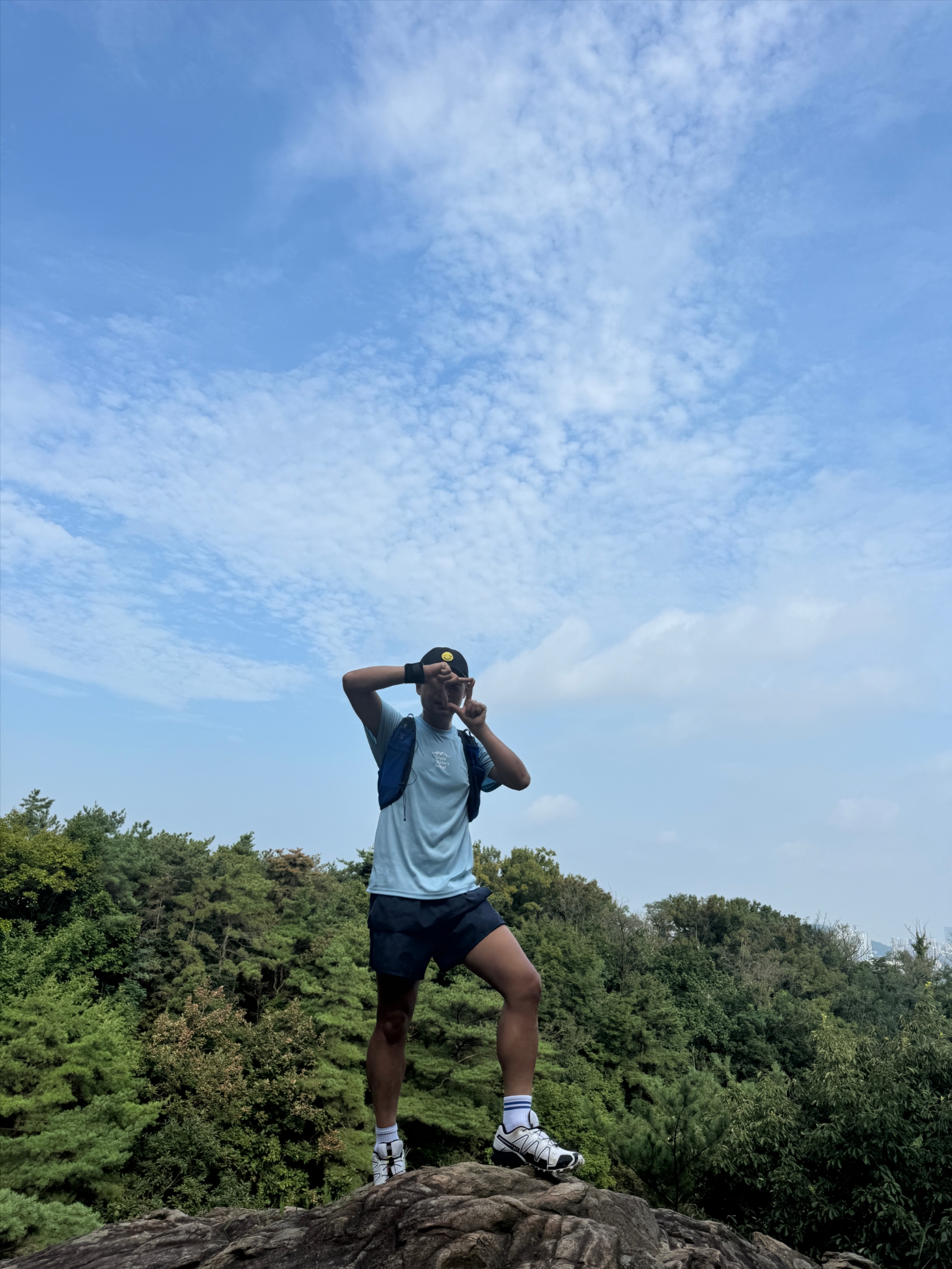 (W) Arc'teryx All Smiles Ball Cap Black, Salomon Speedcross 3 Mindful 2 Moth Vanilla 착용 스타일 - 2