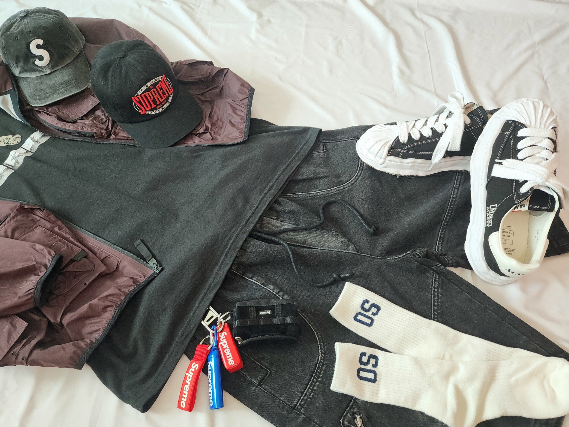 Nike x Drake Nocta NRG LR Track Jacket Dark Wine (DR2618-646), Oakley Factory Team x Brain Dead Ostrich Chop Saw Mule Maroon Espresso 착용 스타일 - 4
