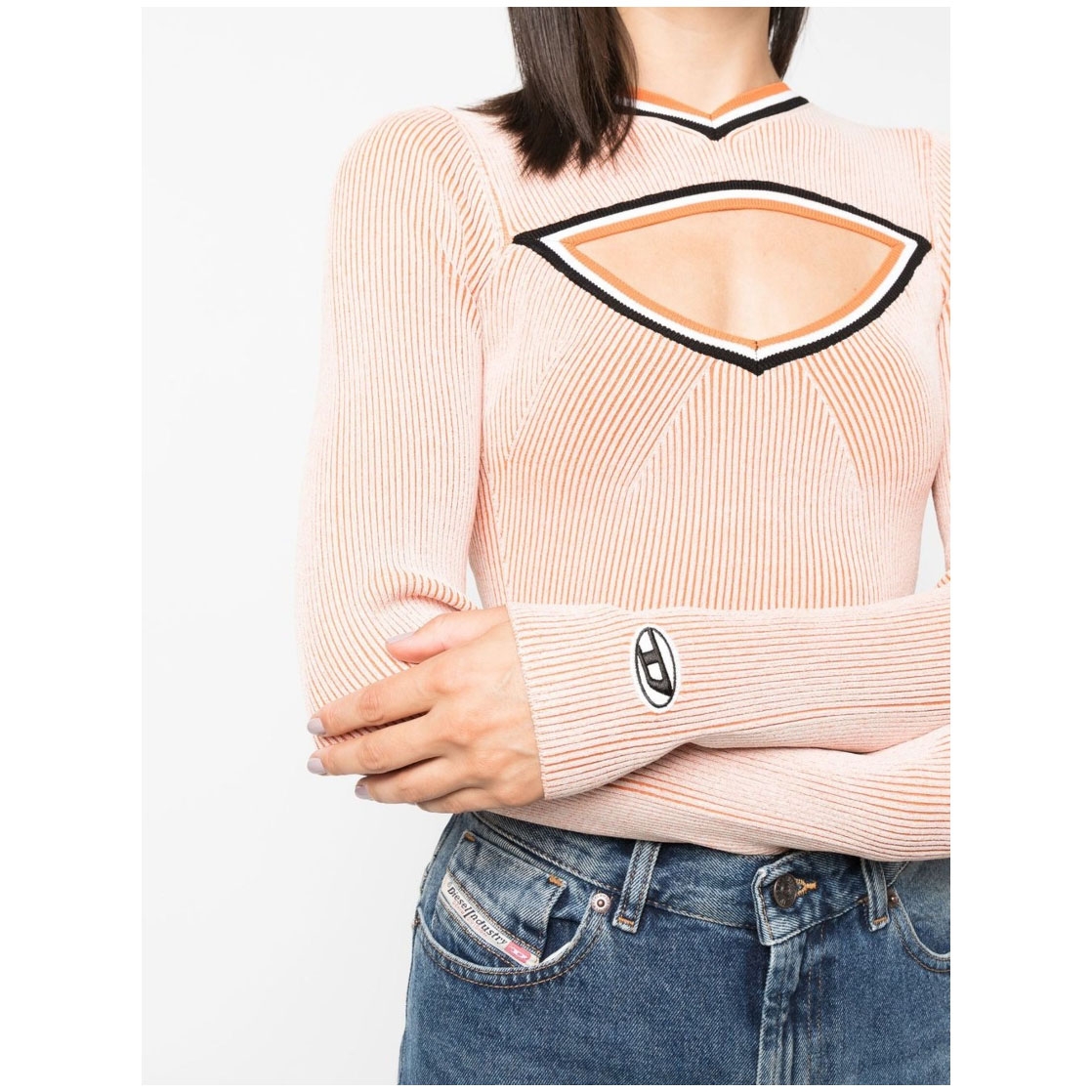 (W) Diesel M-inorca Cut-Out Knit Top Orange, Jellycat Blossom Bunny Bag Charm Beige 착용 스타일 - 1