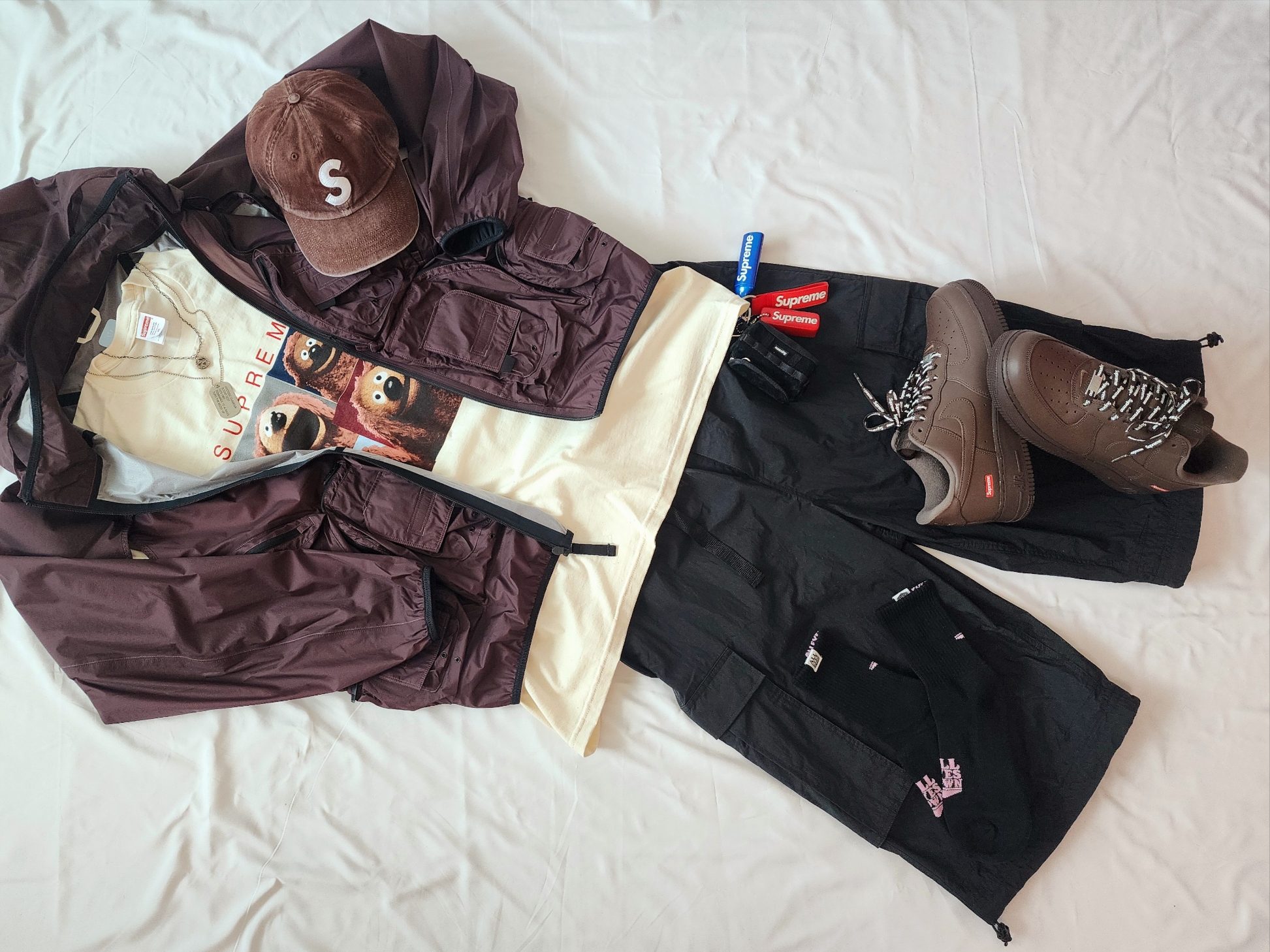 Nike x Drake Nocta NRG LR Track Jacket Dark Wine (DR2618-646), Oakley Factory Team x Brain Dead Ostrich Chop Saw Mule Maroon Espresso 착용 스타일 - 5