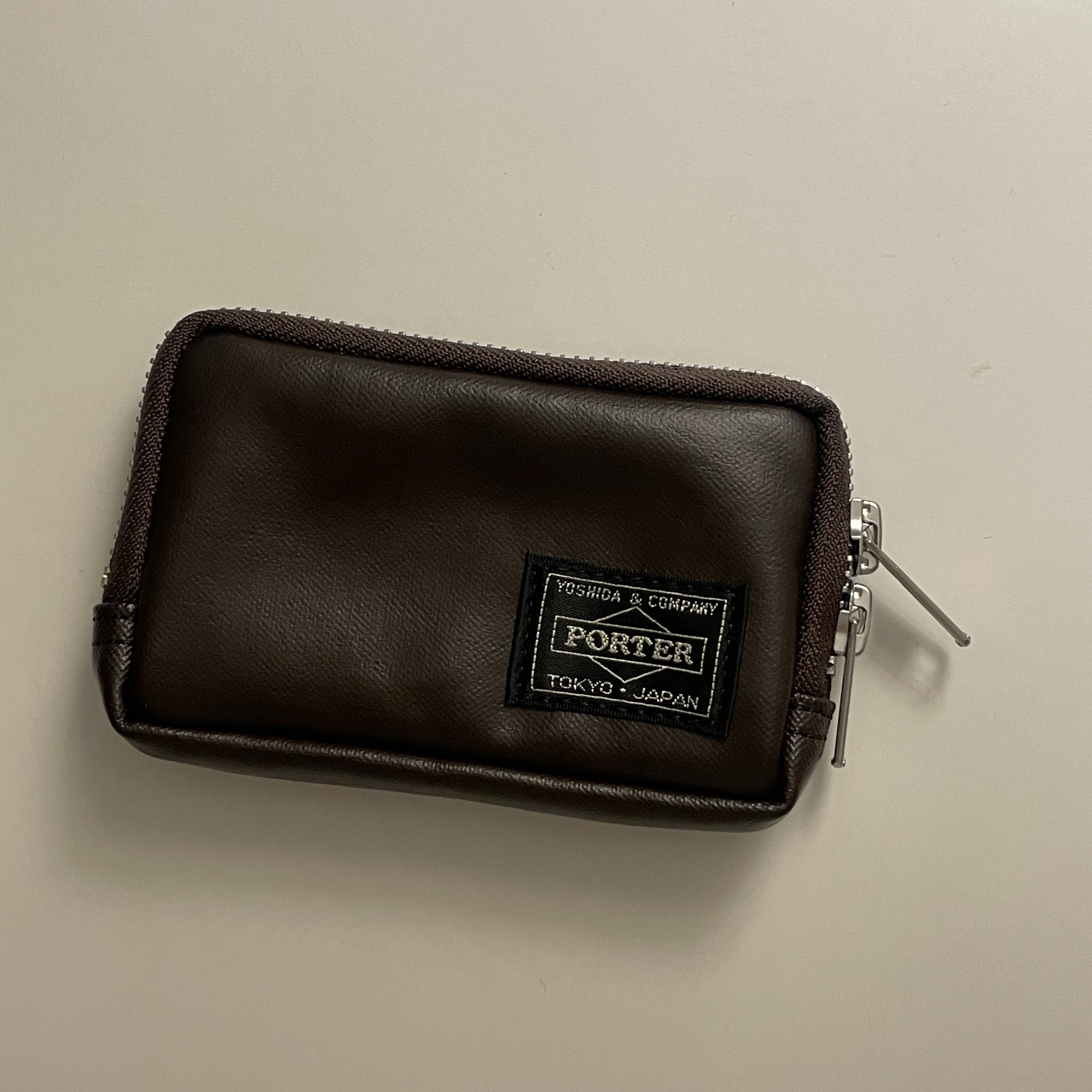Porter Freestyle Multi Coin Case Brown 착용 스타일 - 1