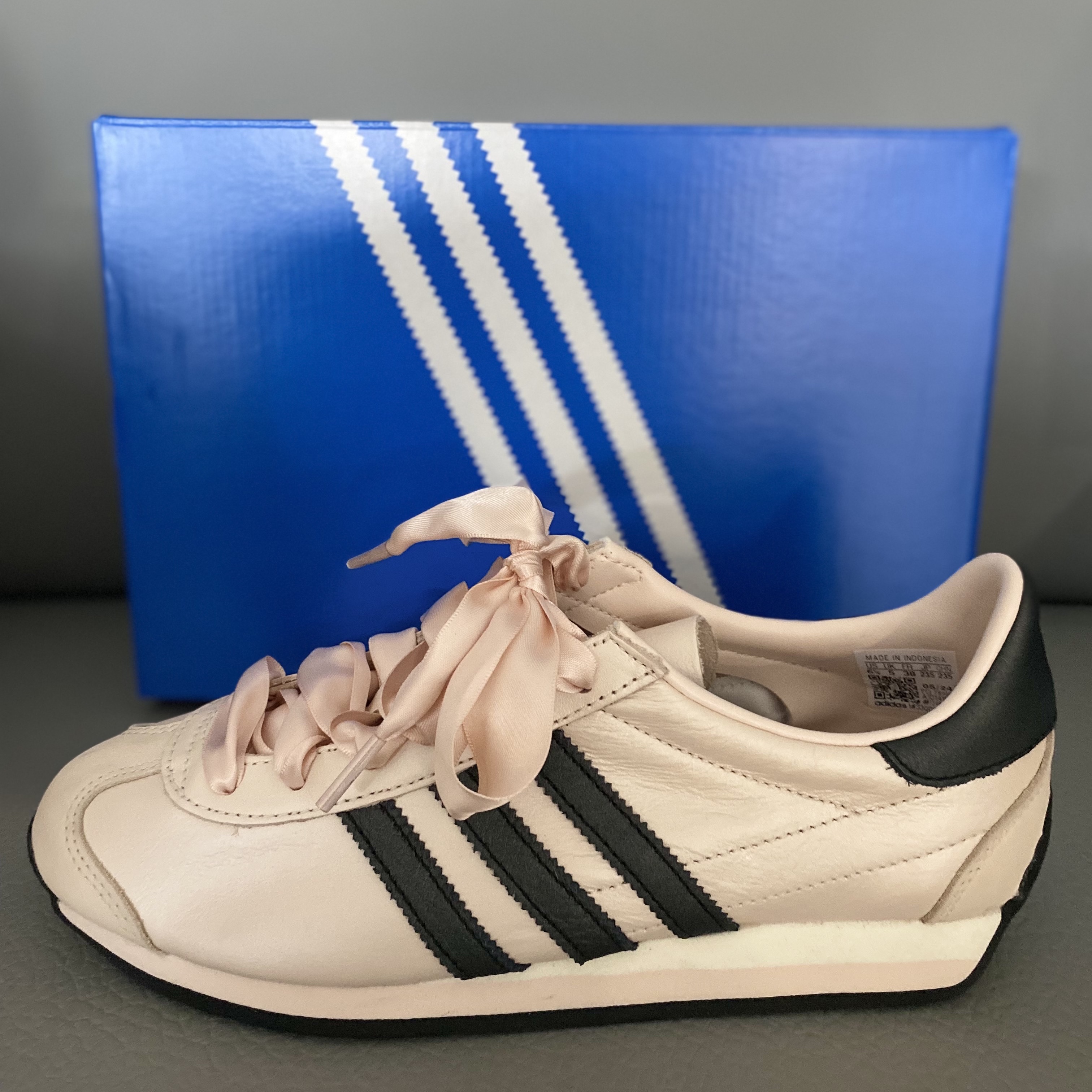 (W) Adidas Country OG Wonder Quartz Core Black 착용 스타일