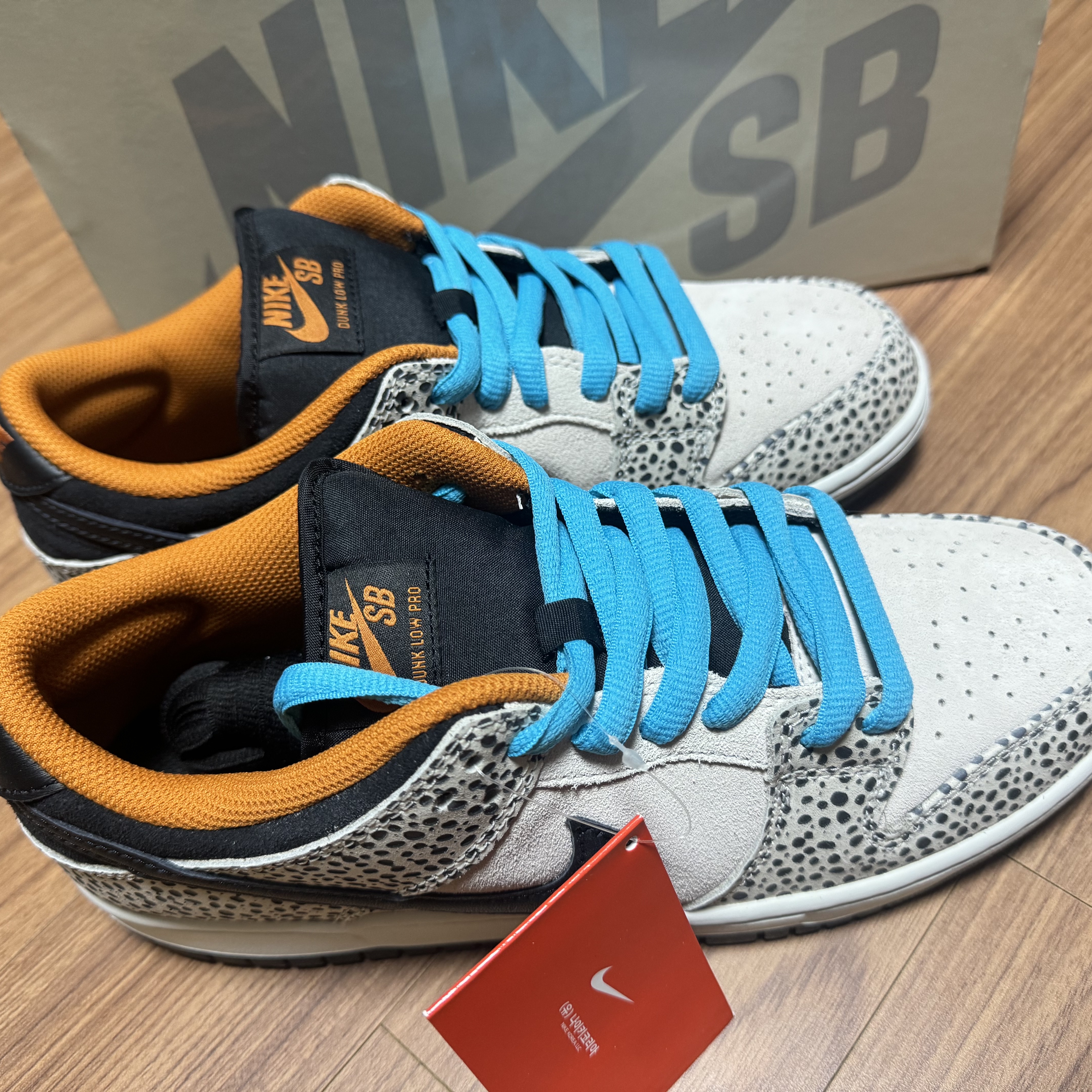 Nike SB Dunk Low Pro Electric Phantom and Black 착용 스타일
