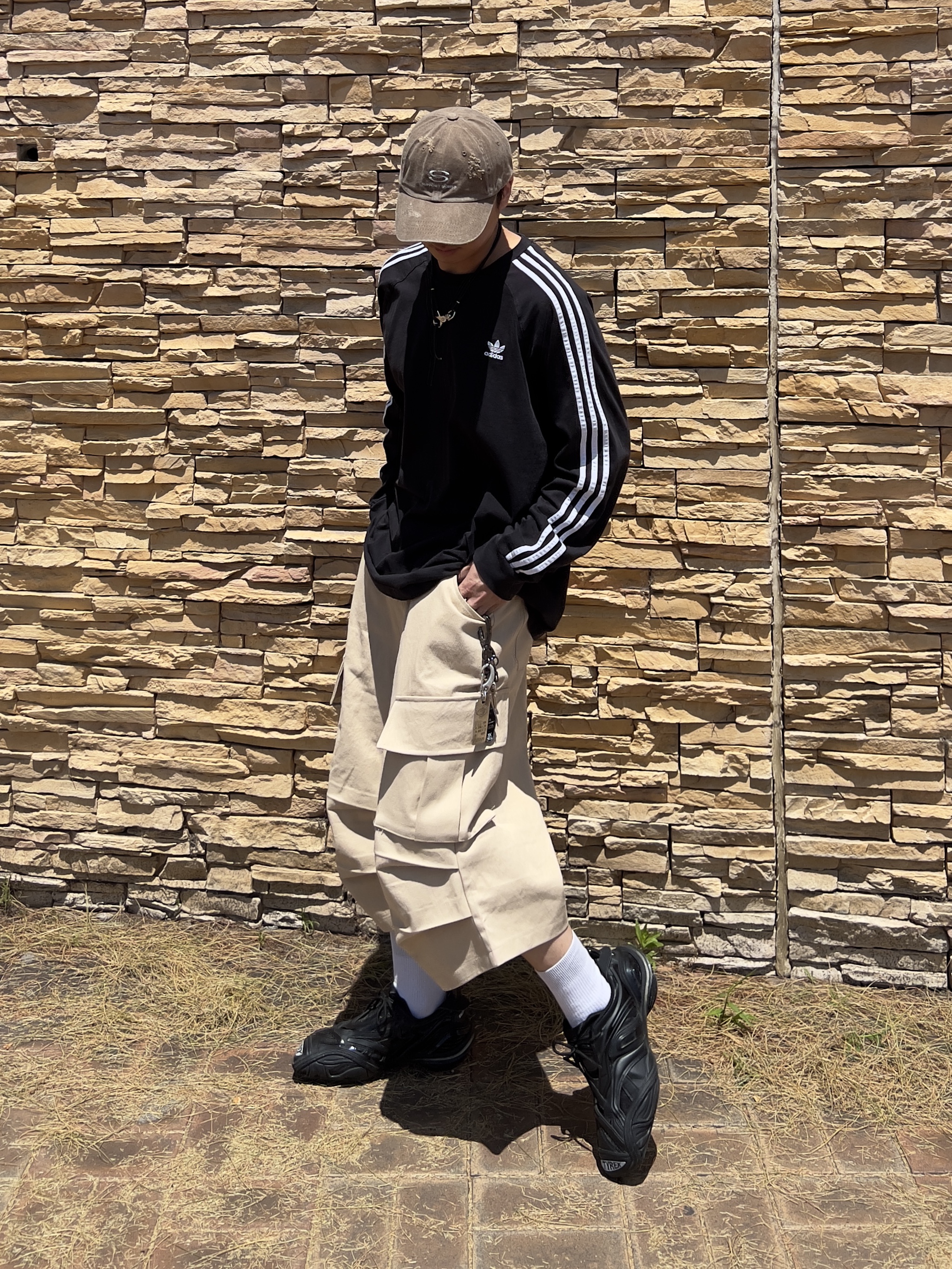 (W) Balenciaga Tyrex Sneakers Black 착용 스타일