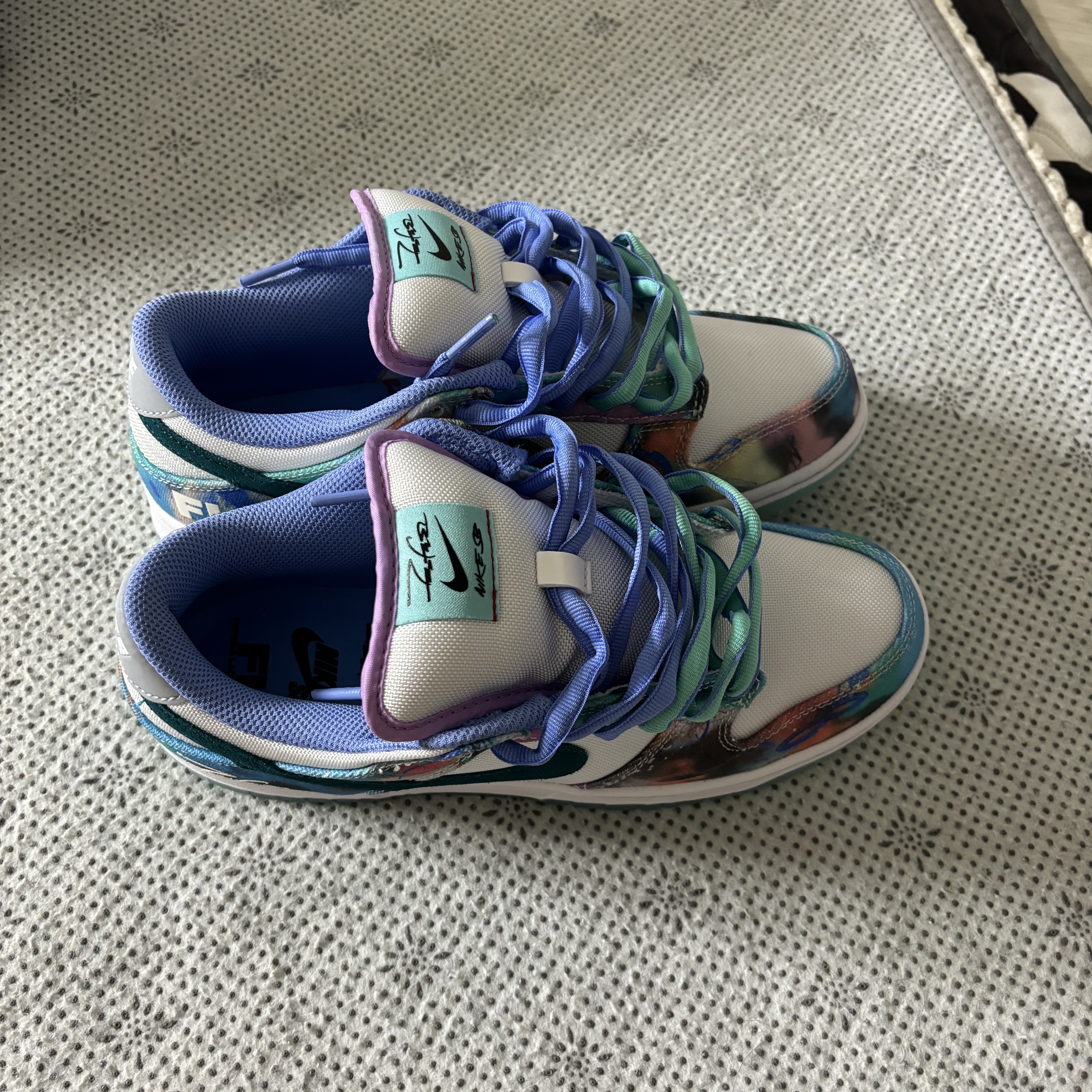 Nike x Futura Laboratories SB Dunk Low OG QS White and Geode Teal 착용 스타일 - 2
