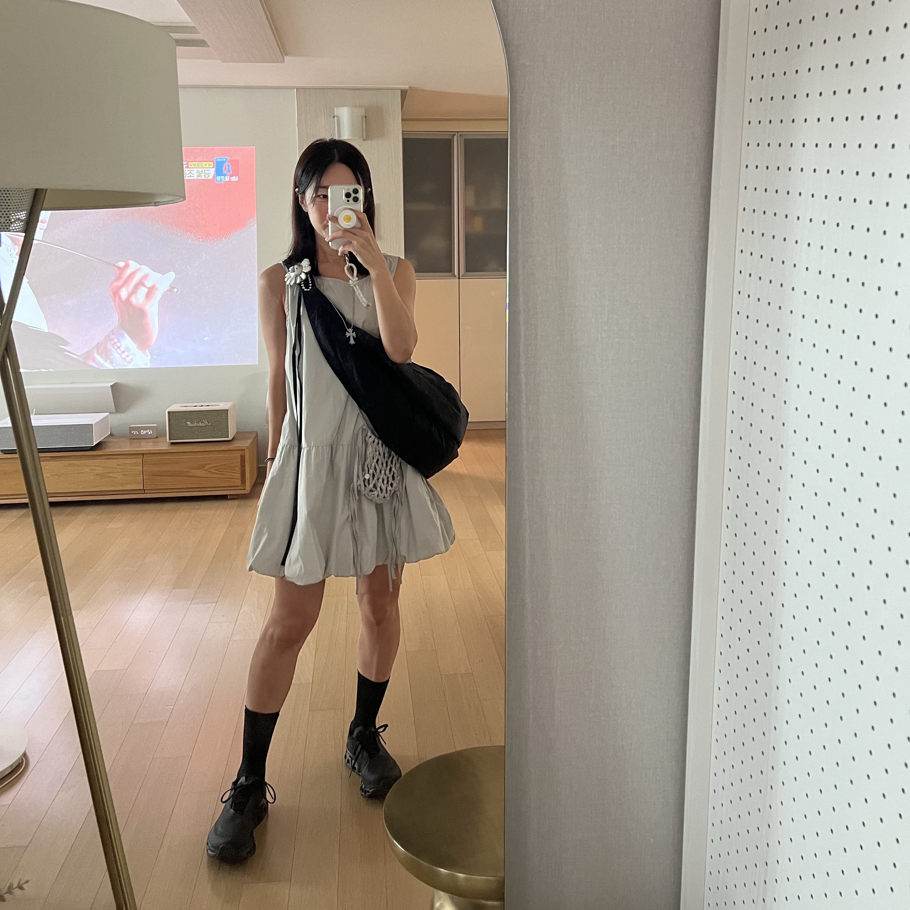 (W) On Running x Post Archive Faction (Paf) Cloudmonster 2 Black Magnet 착용 스타일 - 4
