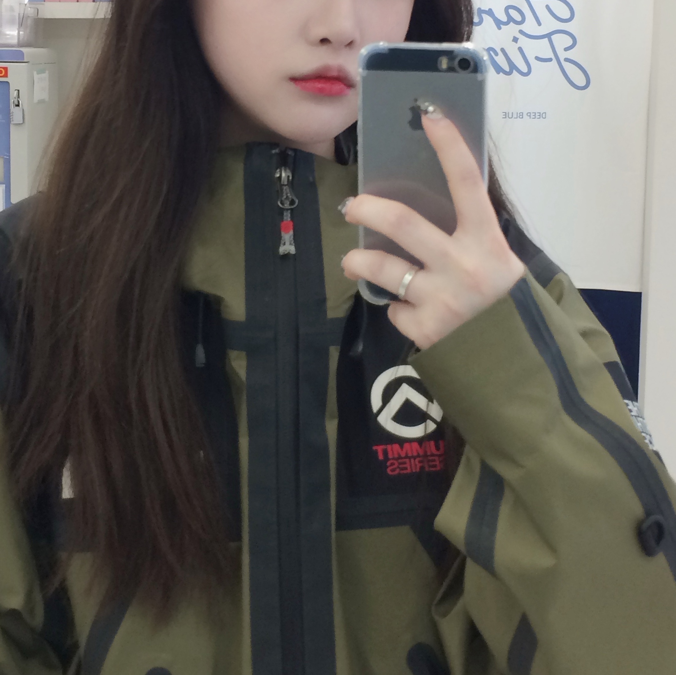 Supreme x The North Face Summit Series Outer Tape Seam Jacket Olive - 21SS 착용 스타일