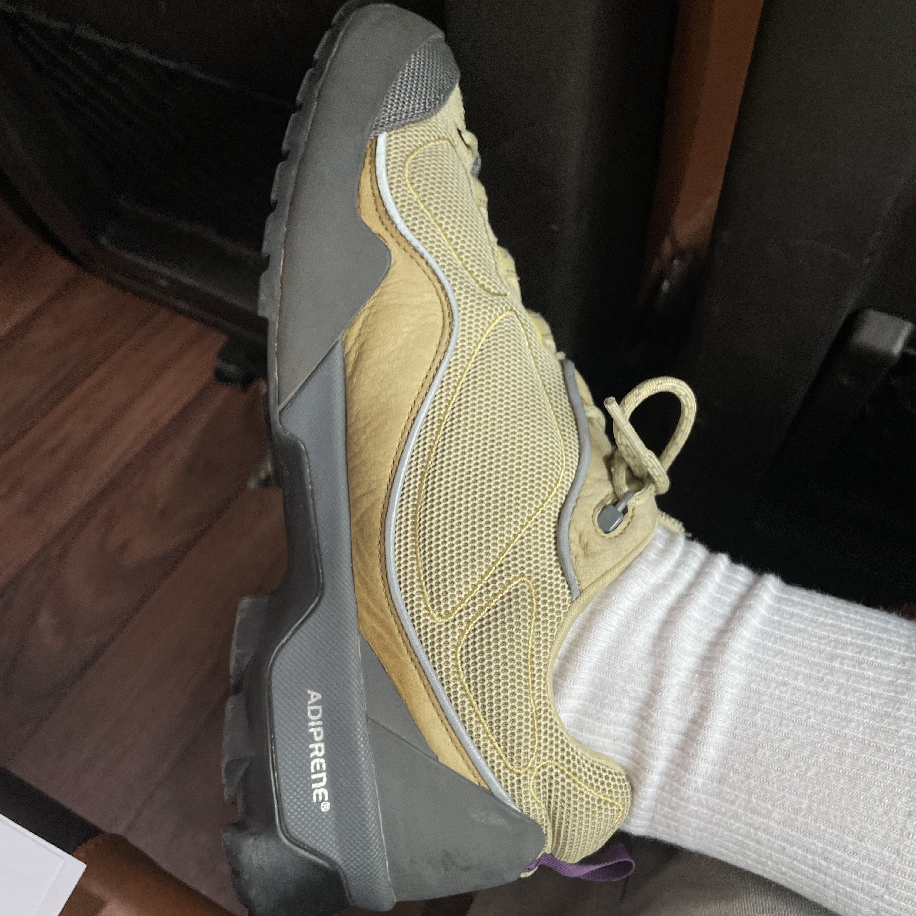 Adidas Sahale X Sand 착용 스타일 - 2