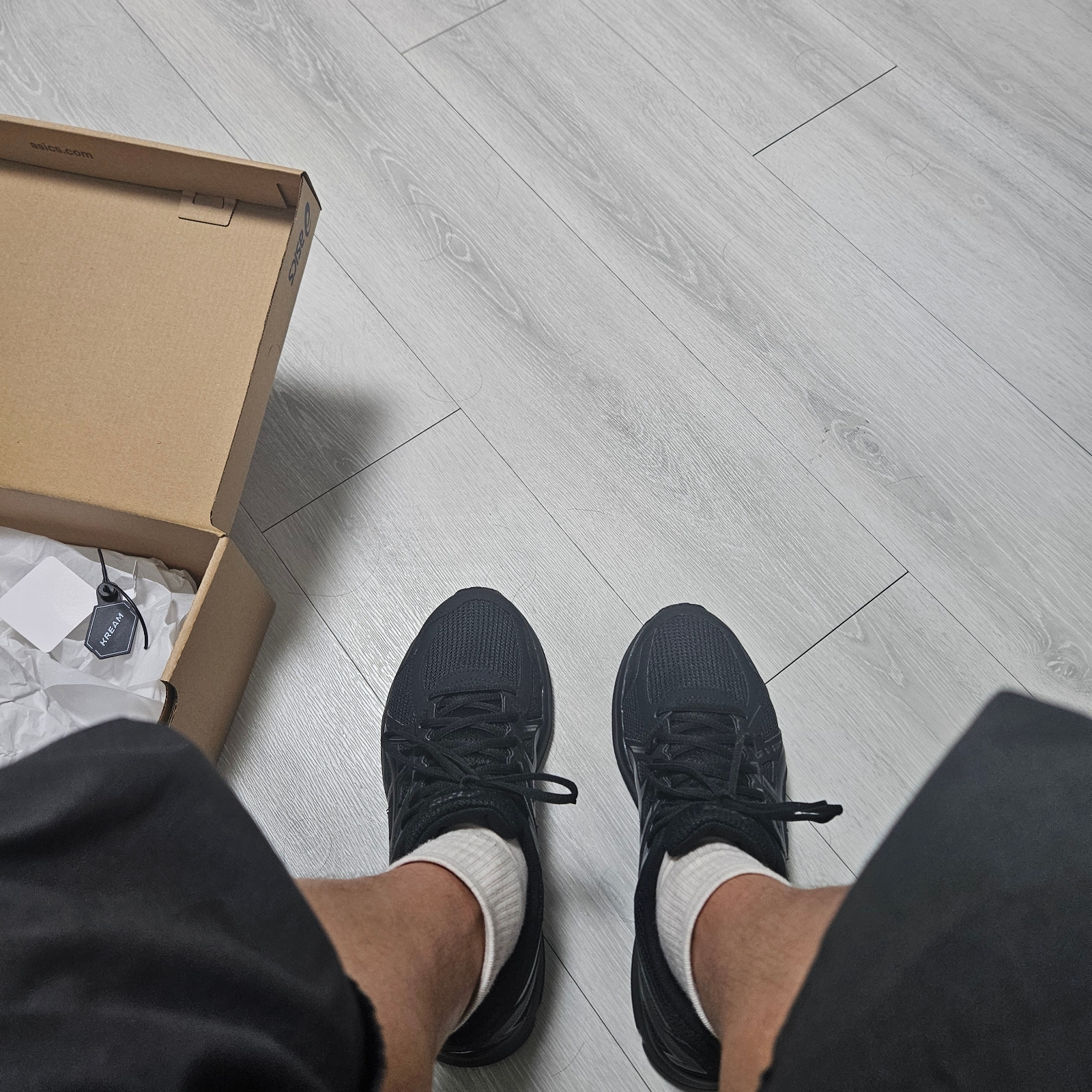 Asics Jog 100 2 Black 착용 스타일