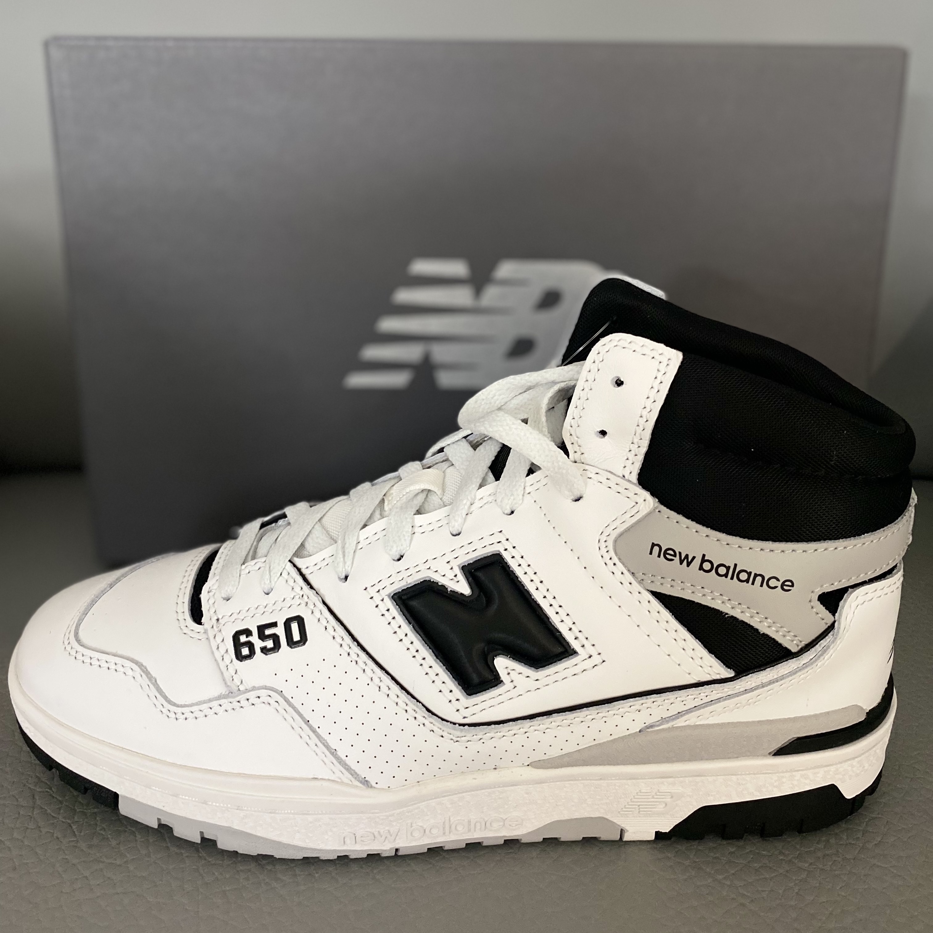 New Balance 650R White Black Grey 착용 스타일