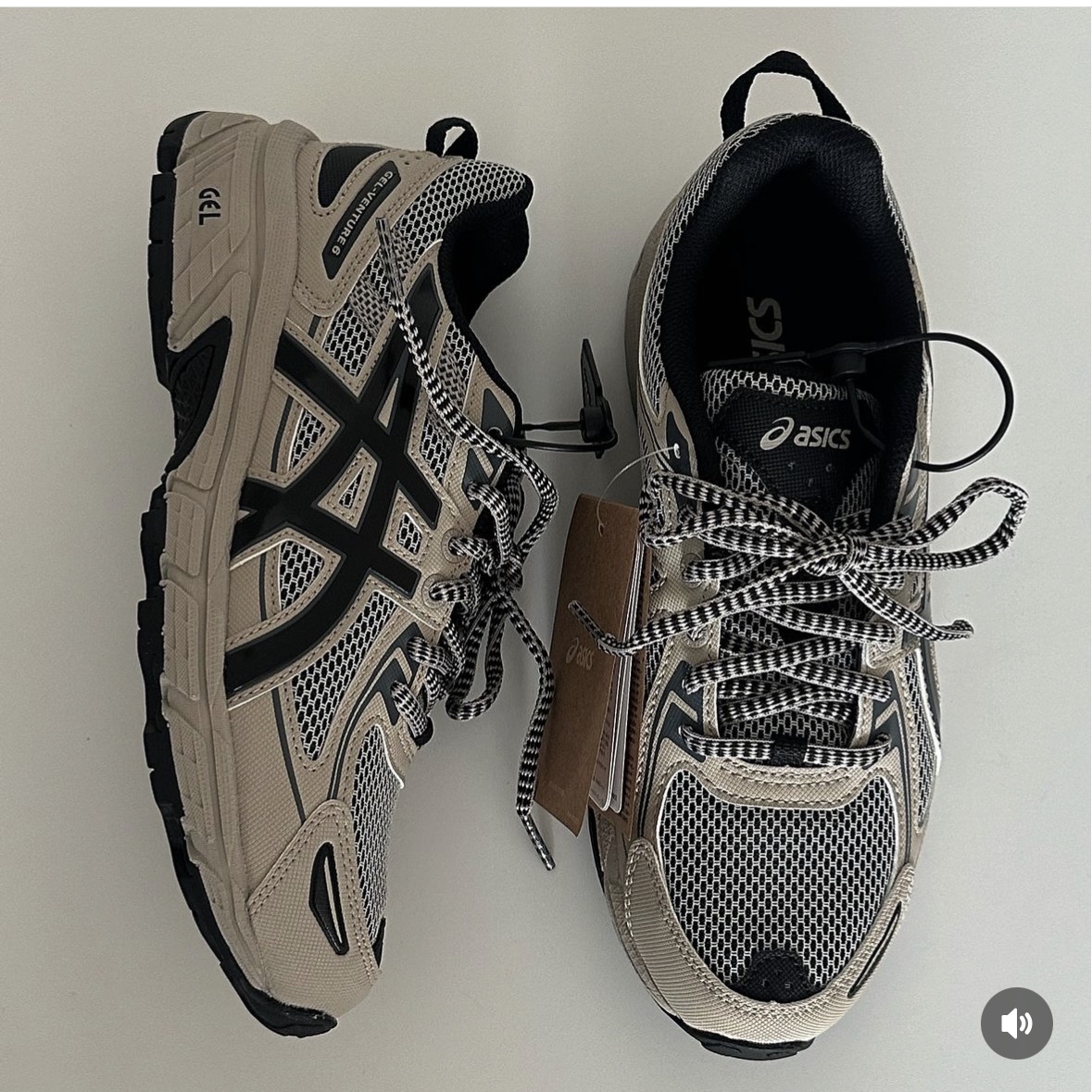 Asics Gel-Venture 6 Feather Grey Black 착용 스타일 - 4