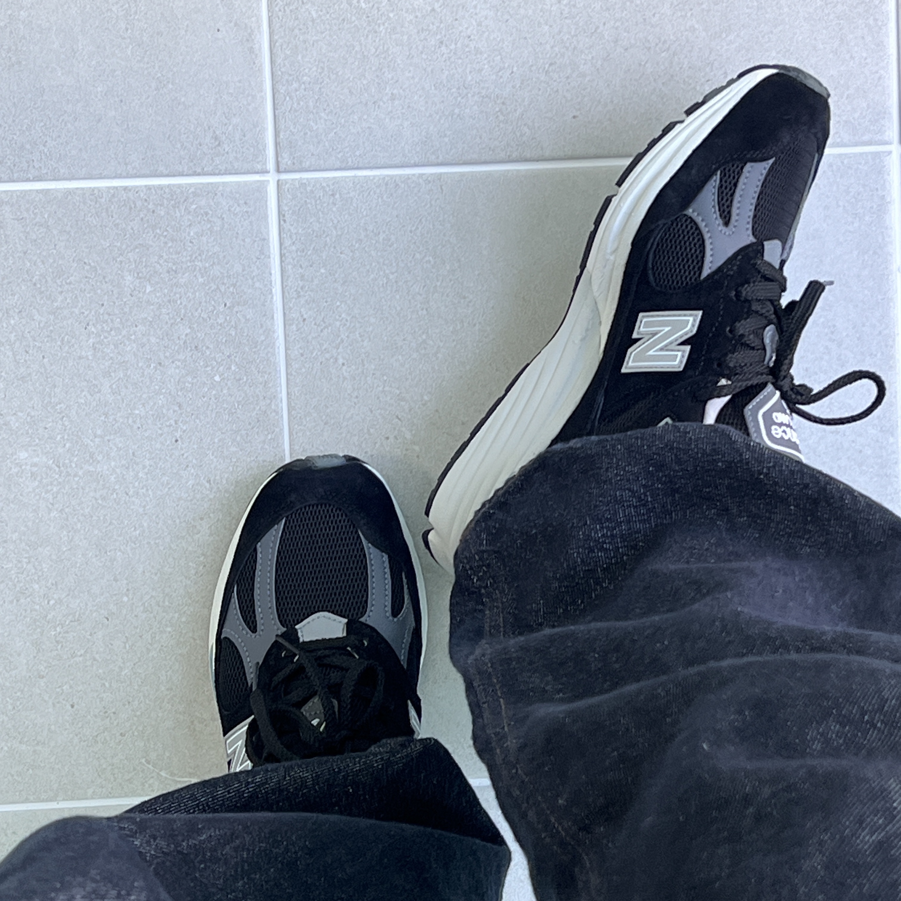 New Balance 991v2 Made in UK Black, New Balance 991 Made in UK Navy 착용 스타일 - 2