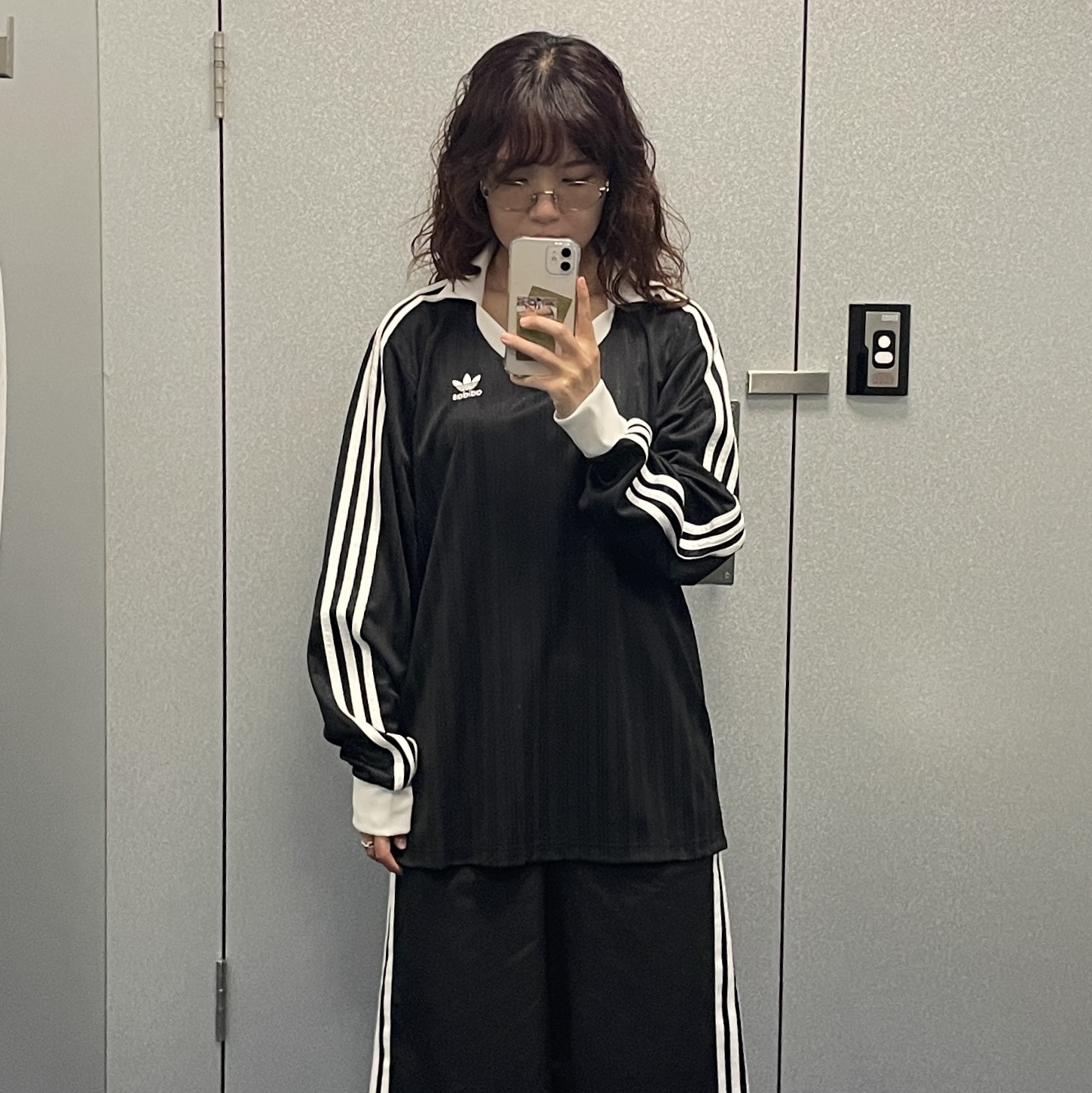 (W) Celine Triomphe Metal 01 Sunglasses in Metal Silver Smoke, Adidas Adicolor Pique Football Long Sleeve T-Shirt Black - KR Sizing 착용 스타일