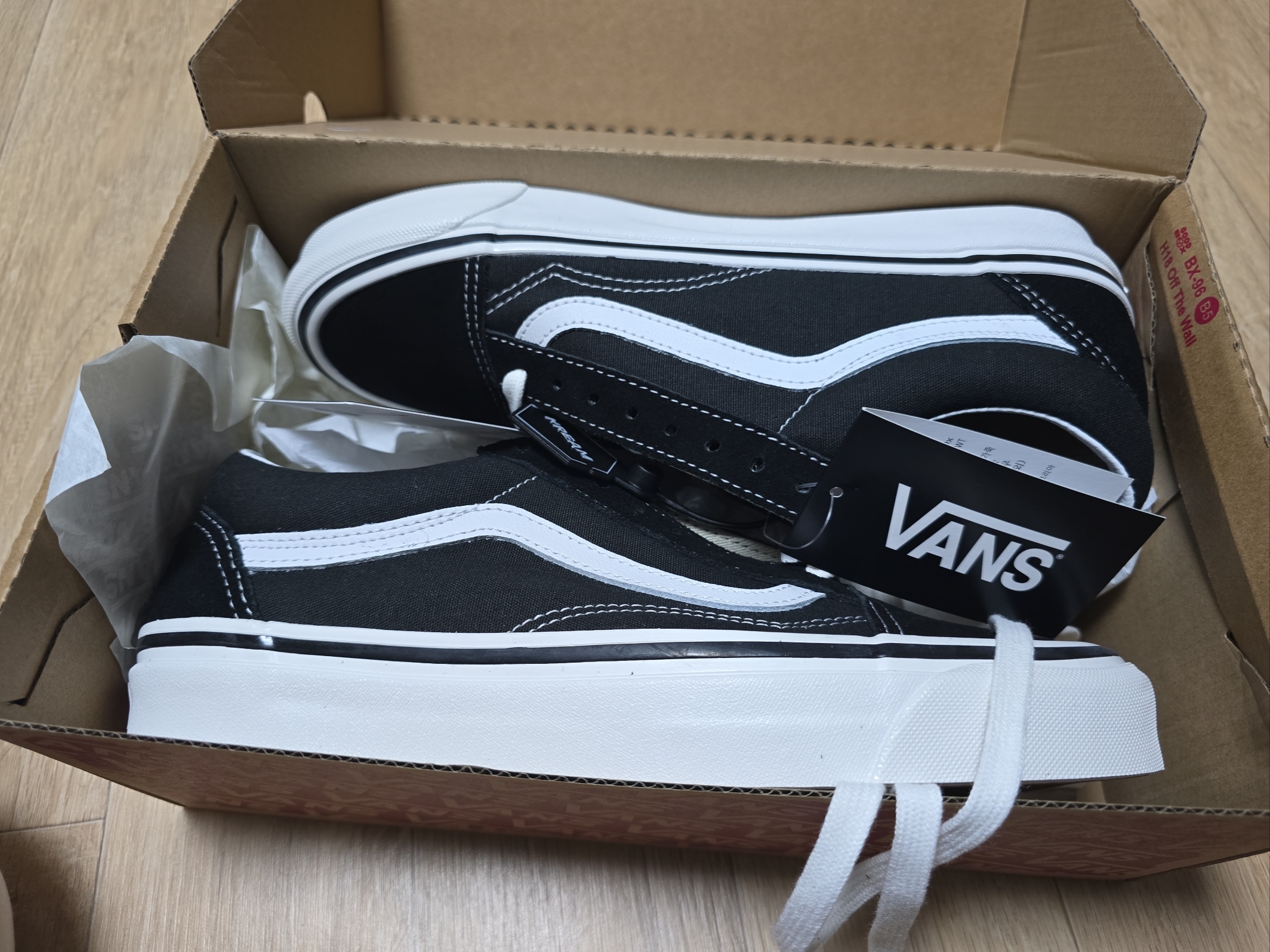 Vans Old Skool 36 DX Anaheim Factory Black White 착용 스타일